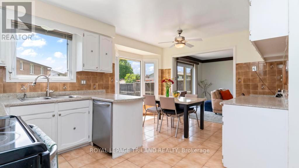 673 UPPER QUEEN STREET - 11