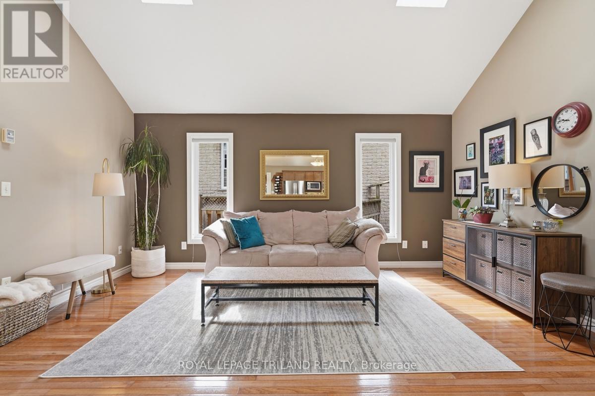 1108 PLEASANTVIEW DRIVE - 14