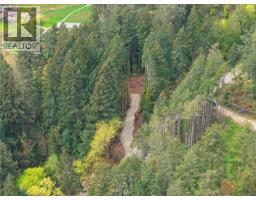 2 Churchill Rd, Salt Spring, BC V8K2R3 Photo 11