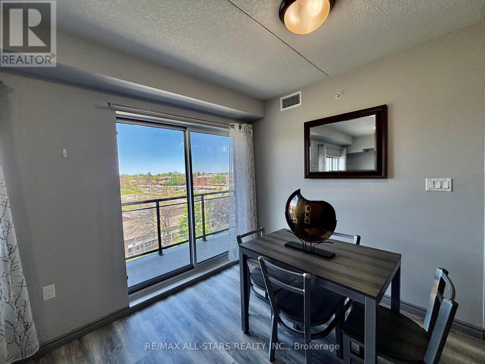 #507 275 LARCH STREET - 2
