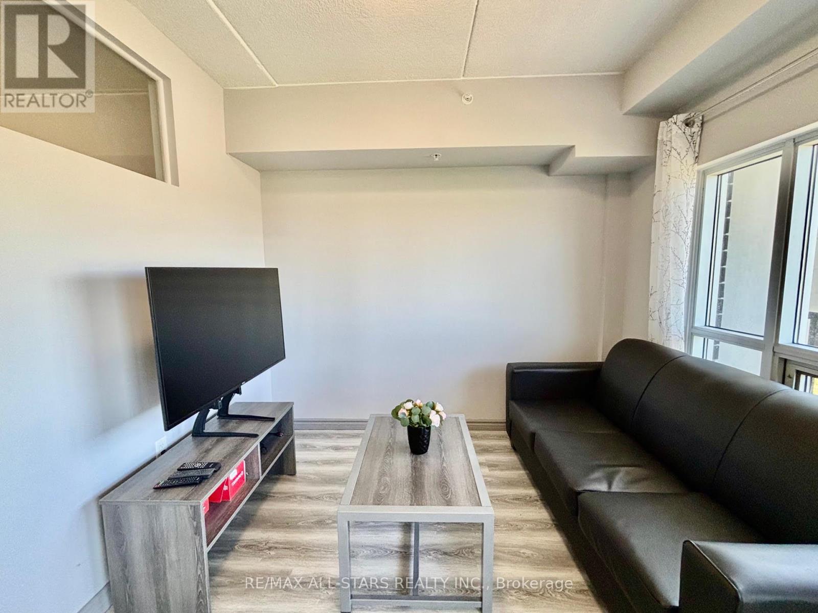 #507 275 LARCH STREET - 3