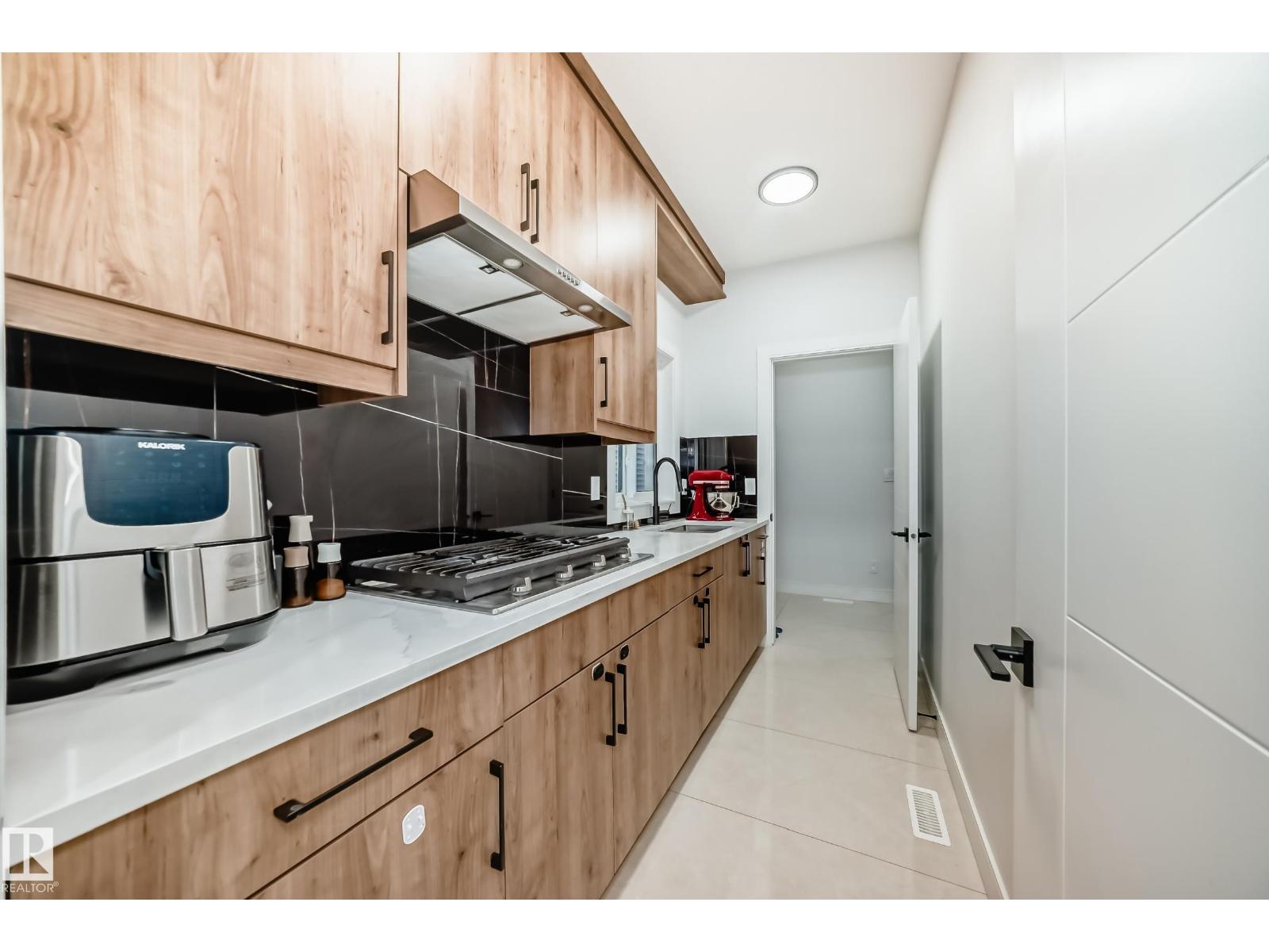 6863 171 AV NW - 16