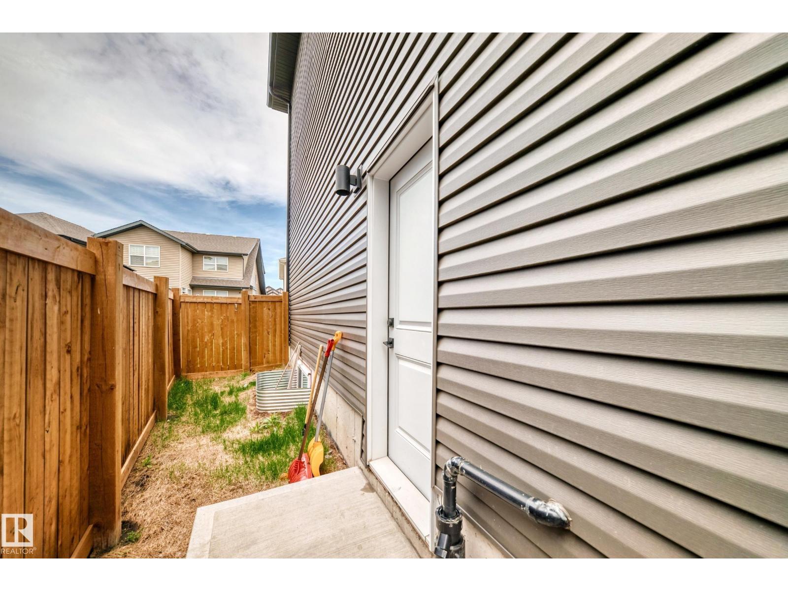 6863 171 AV NW - 41