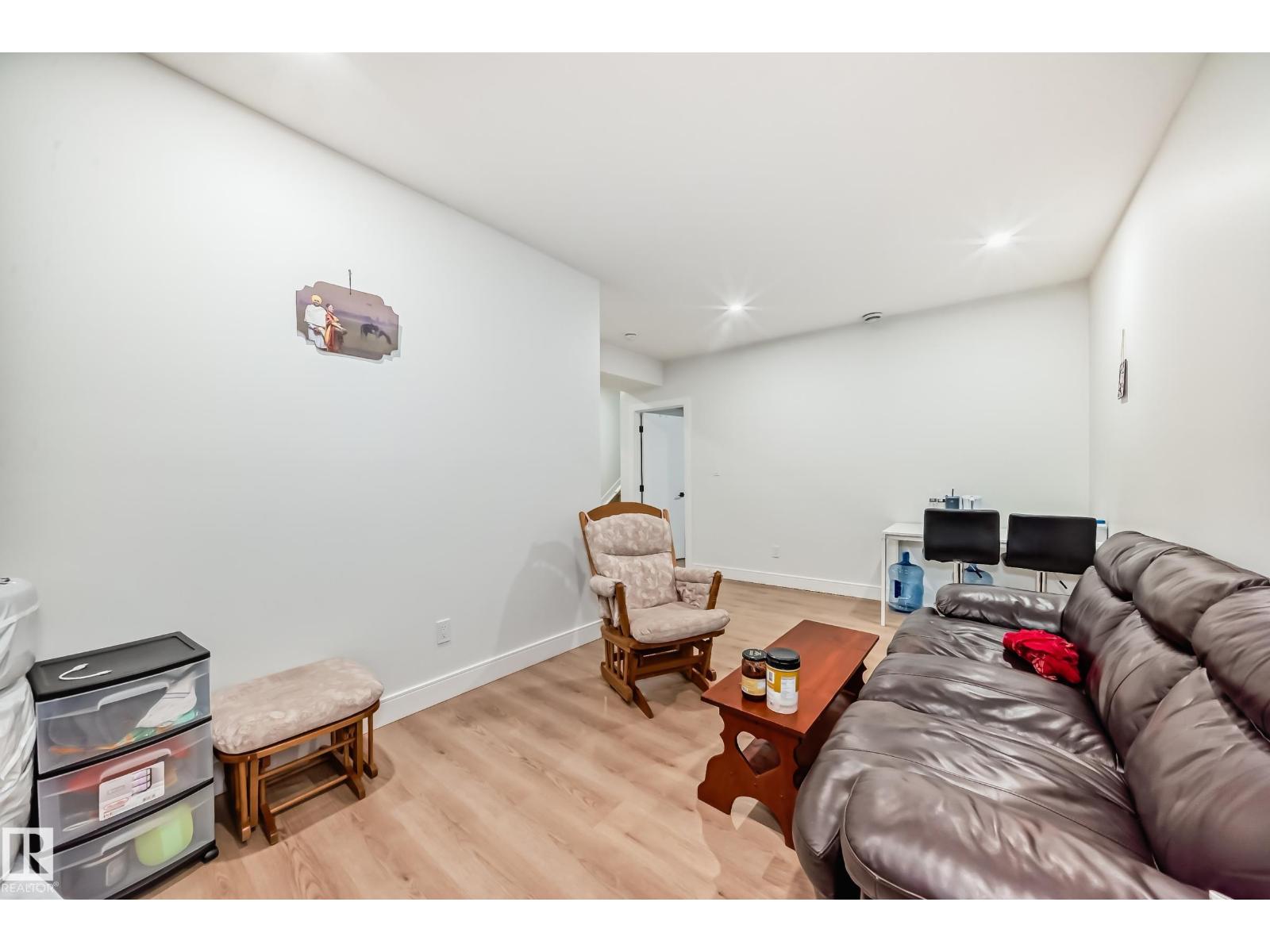 6863 171 AV NW - 46