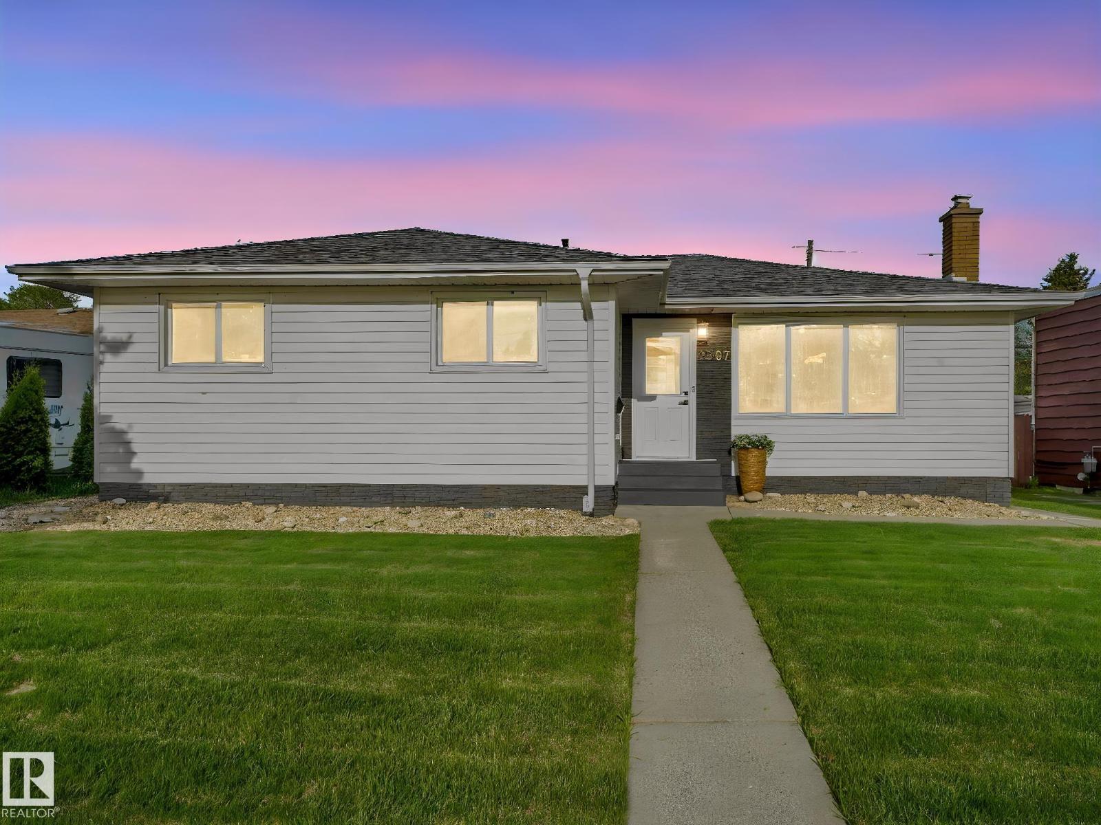 9207 169 ST NW - 1