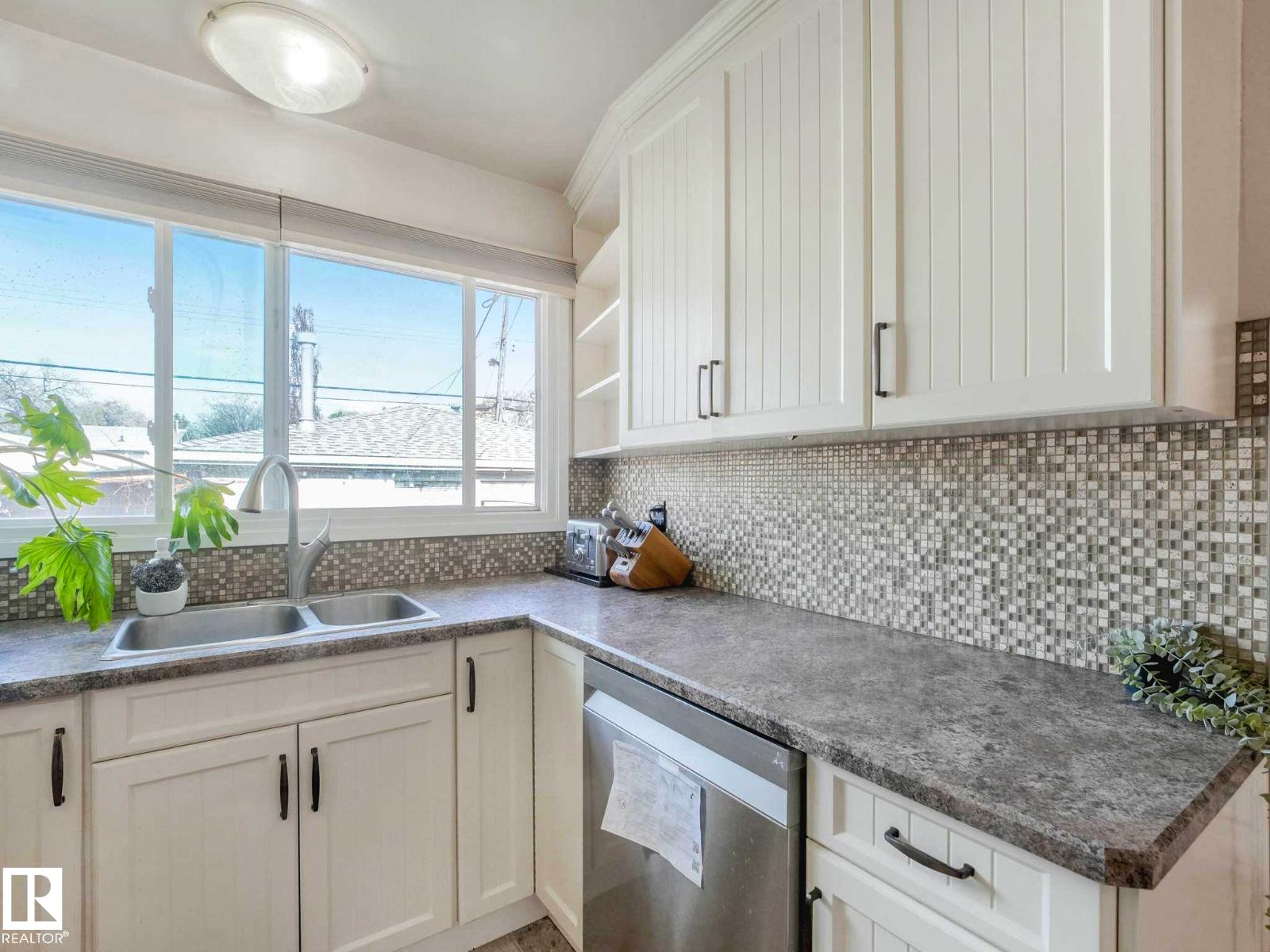 9207 169 ST NW - 13