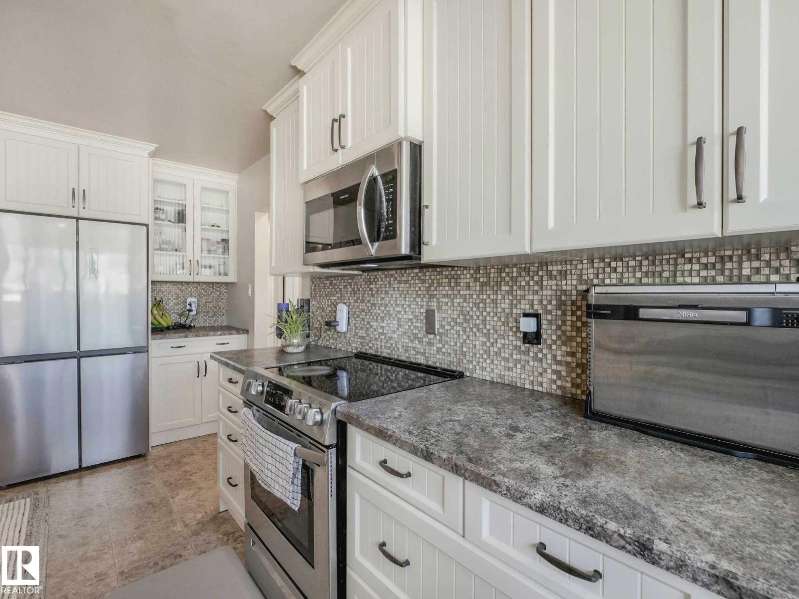 9207 169 ST NW - 14