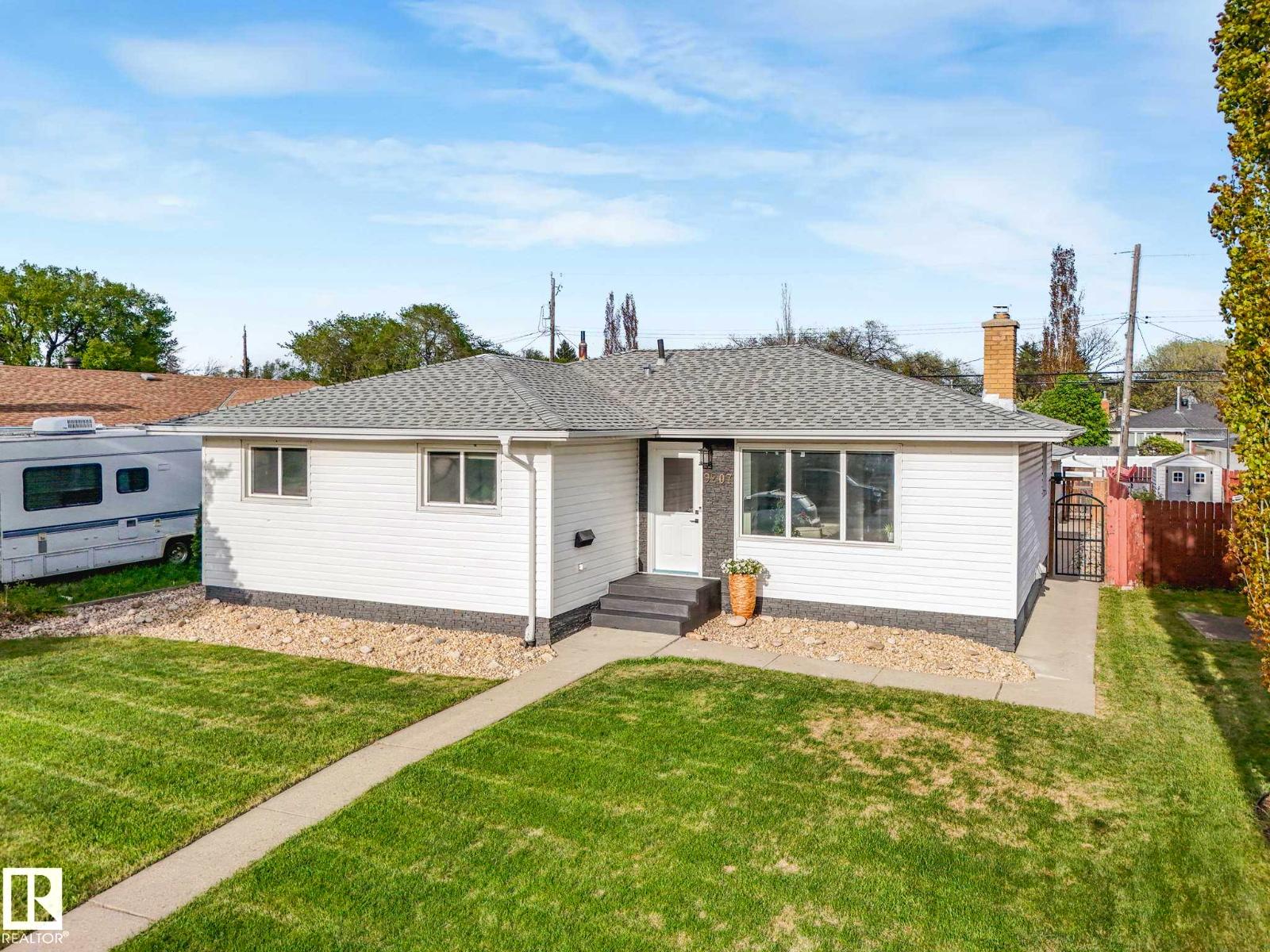 9207 169 ST NW - 2