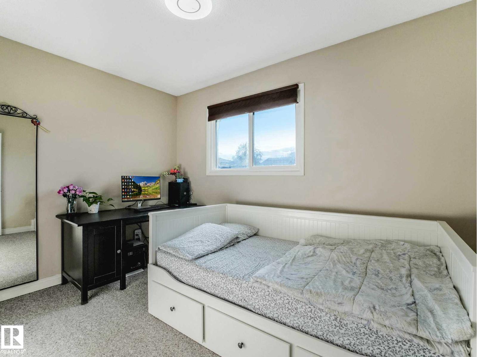 9207 169 ST NW - 29