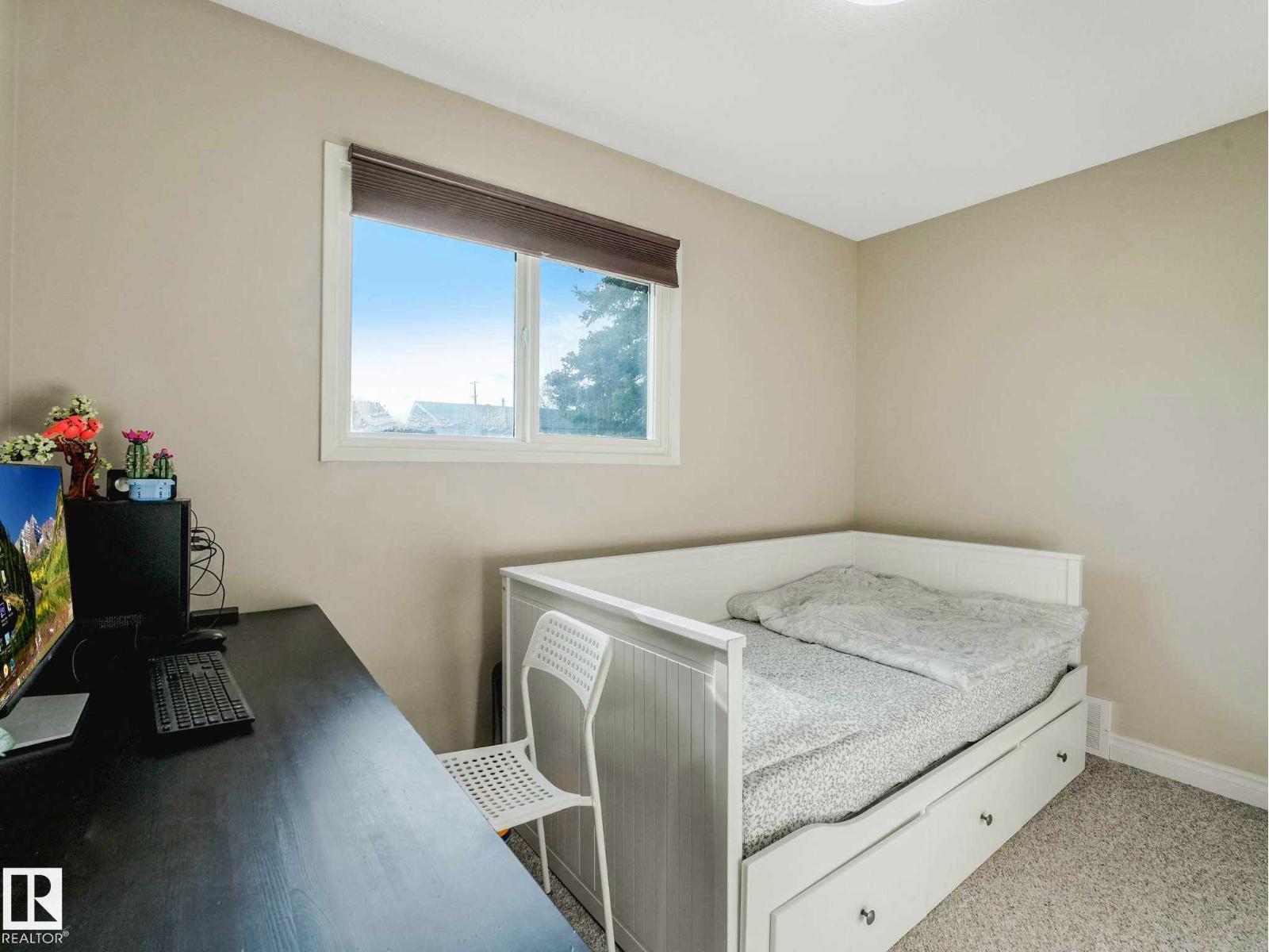 9207 169 ST NW - 30
