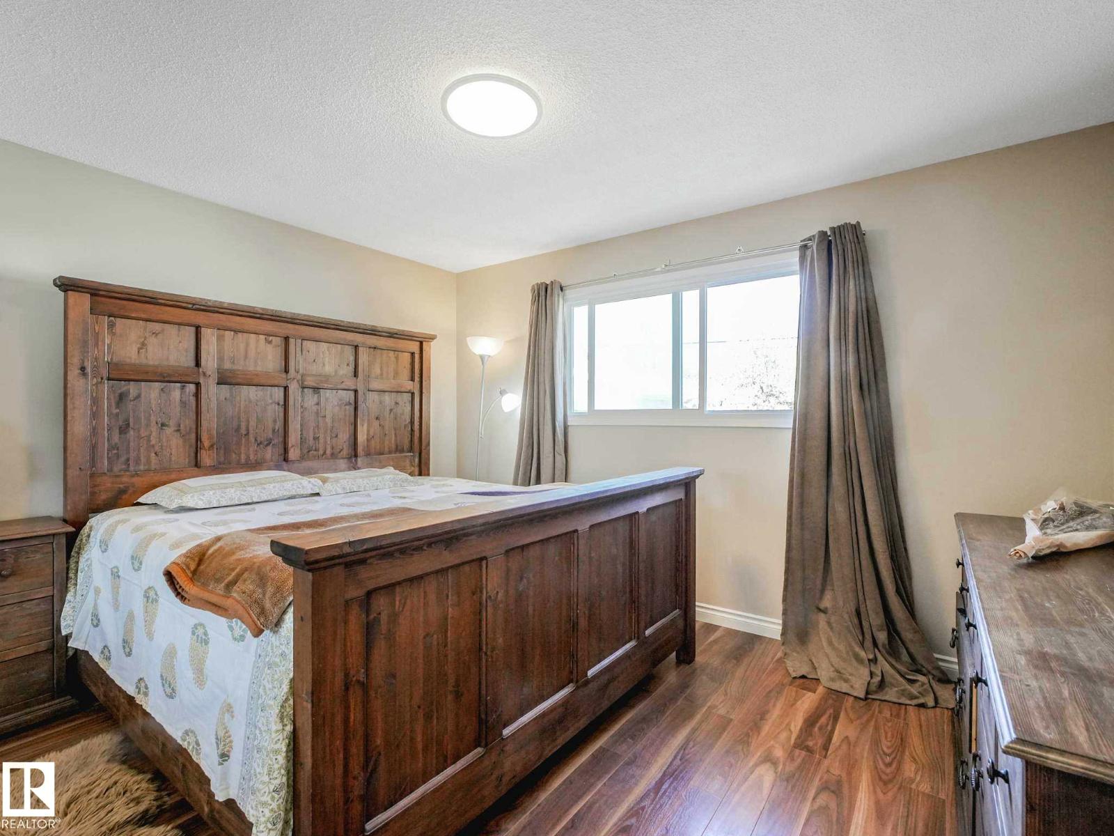 9207 169 ST NW - 31