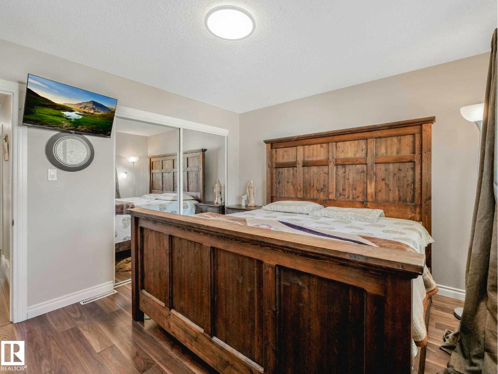 9207 169 ST NW - 32
