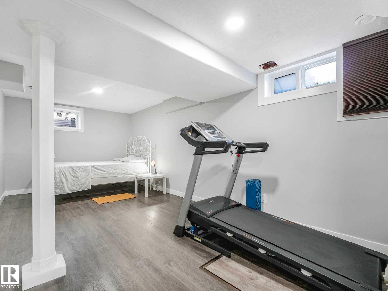 9207 169 ST NW - 37