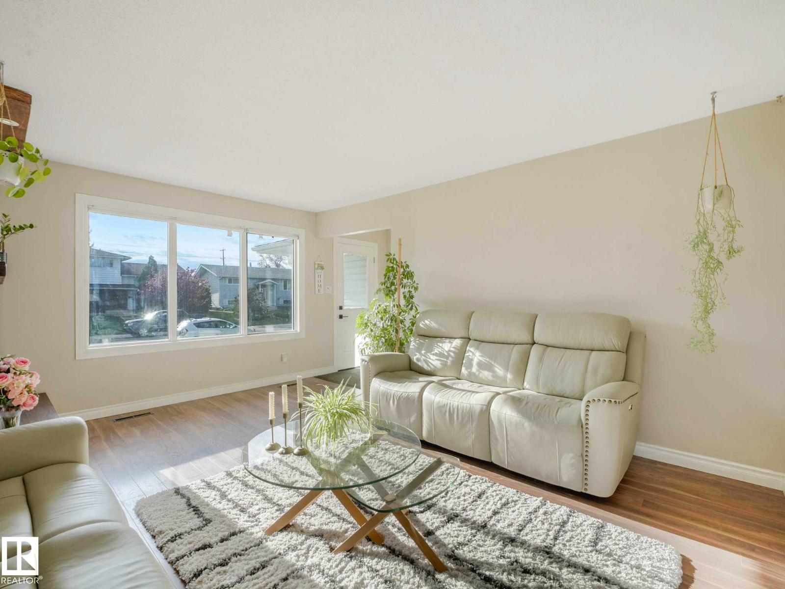 9207 169 ST NW - 8