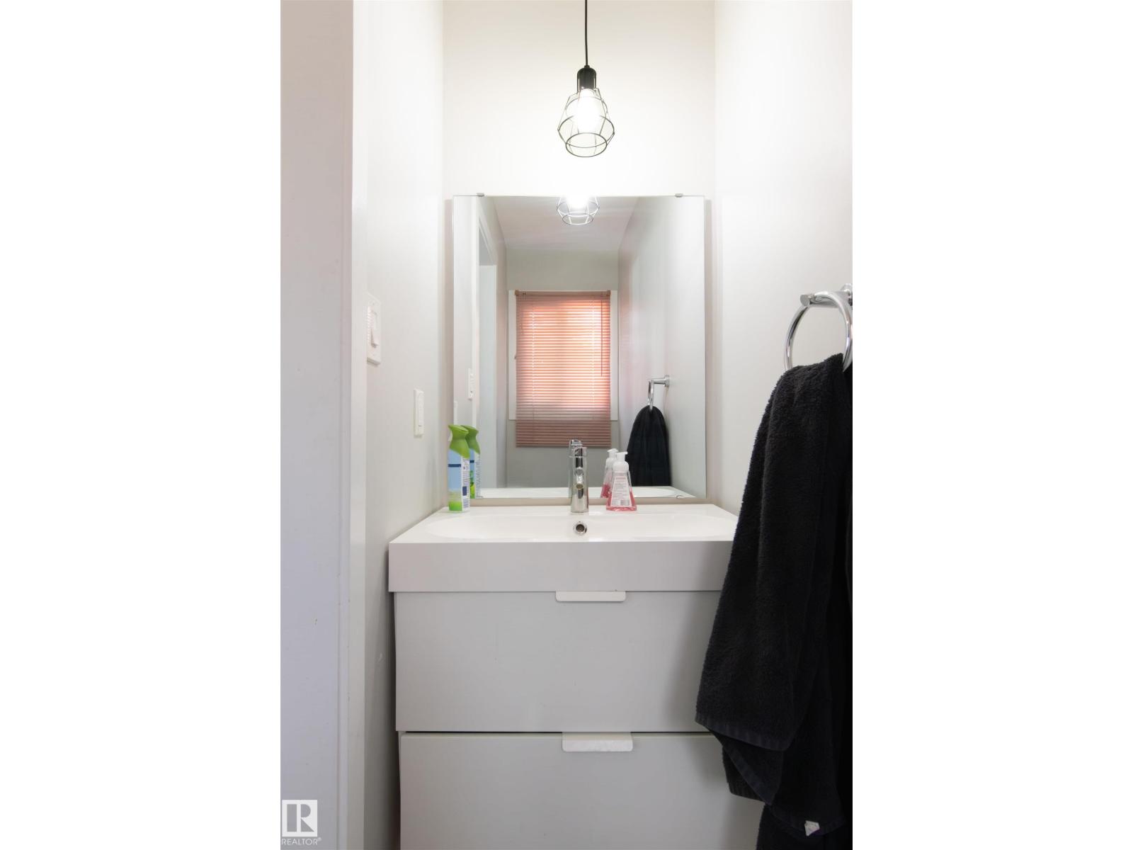 7115 39A AV NW - 13