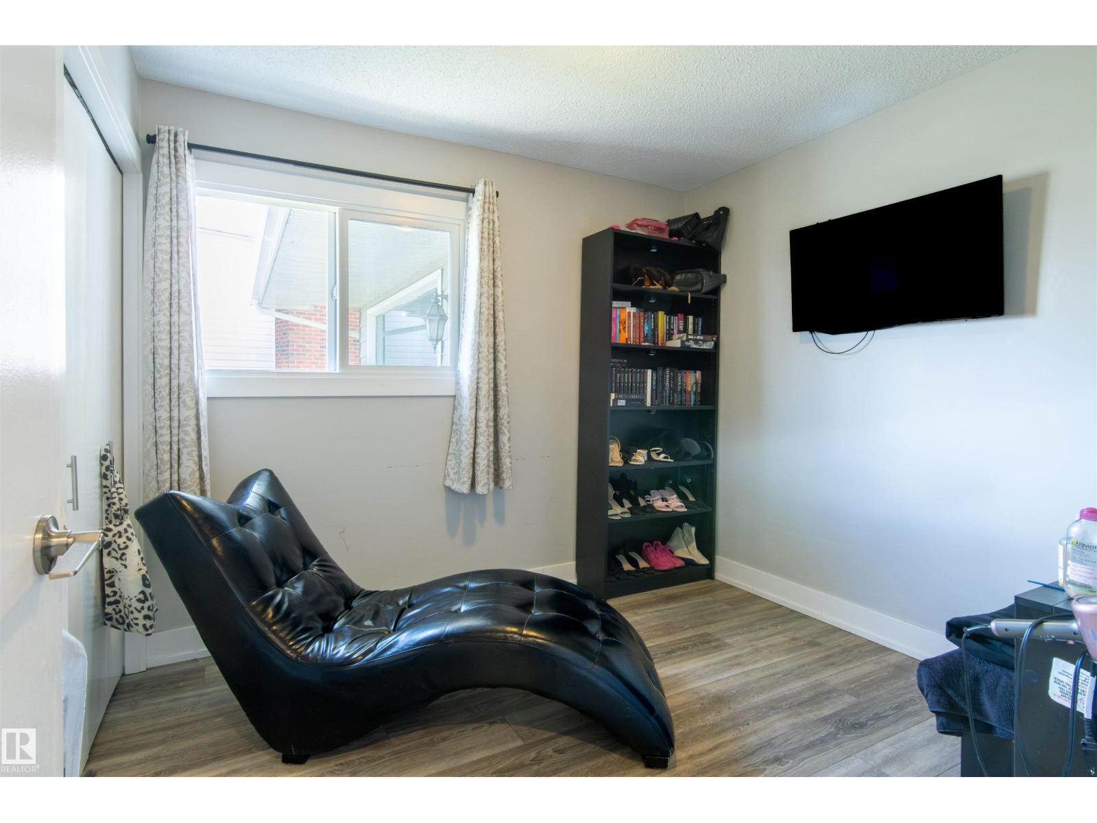 7115 39A AV NW - 15