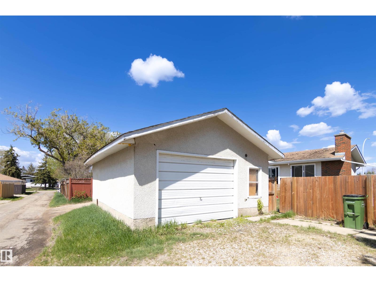 7115 39A AV NW - 23