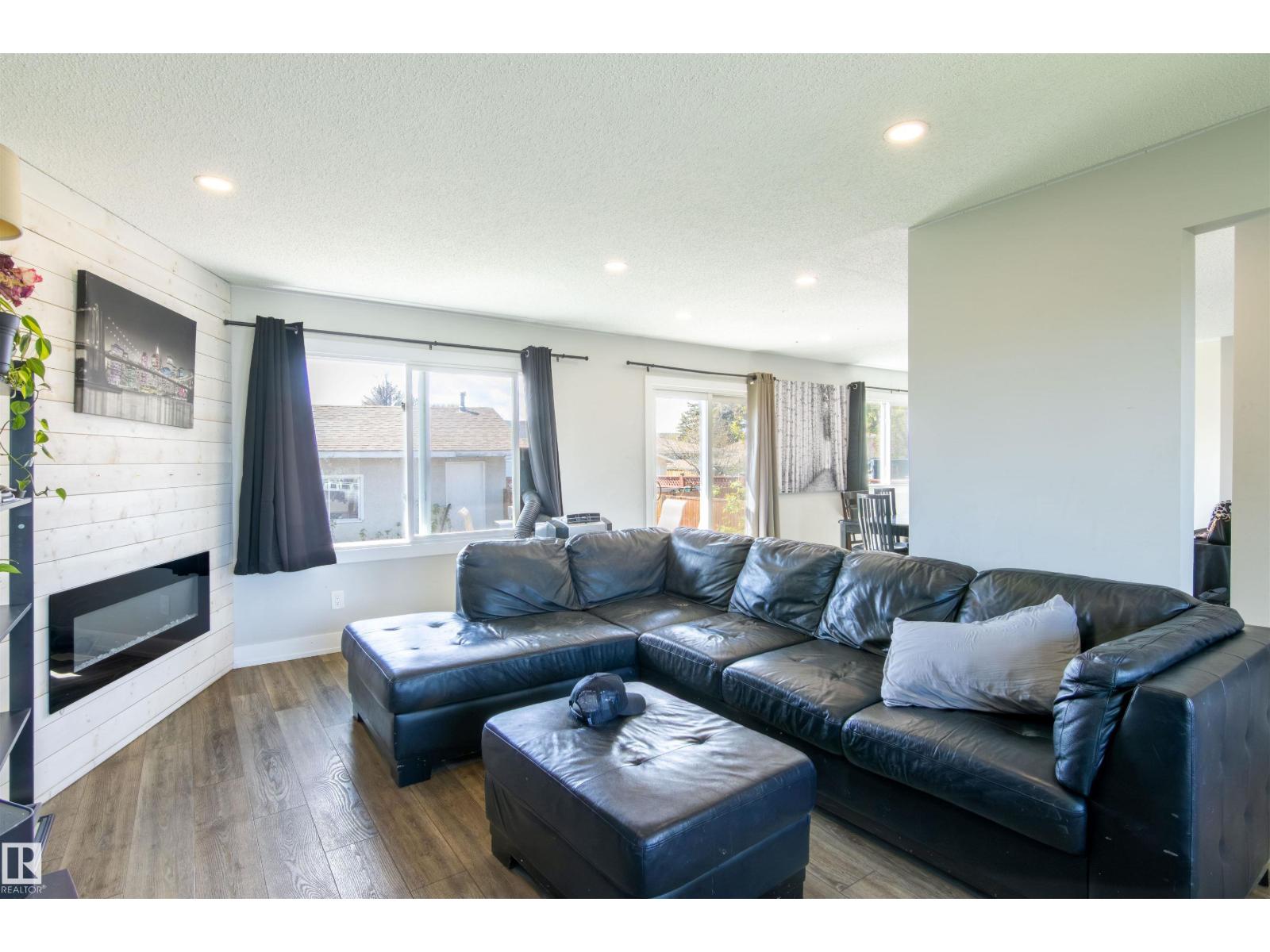 7115 39A AV NW - 6