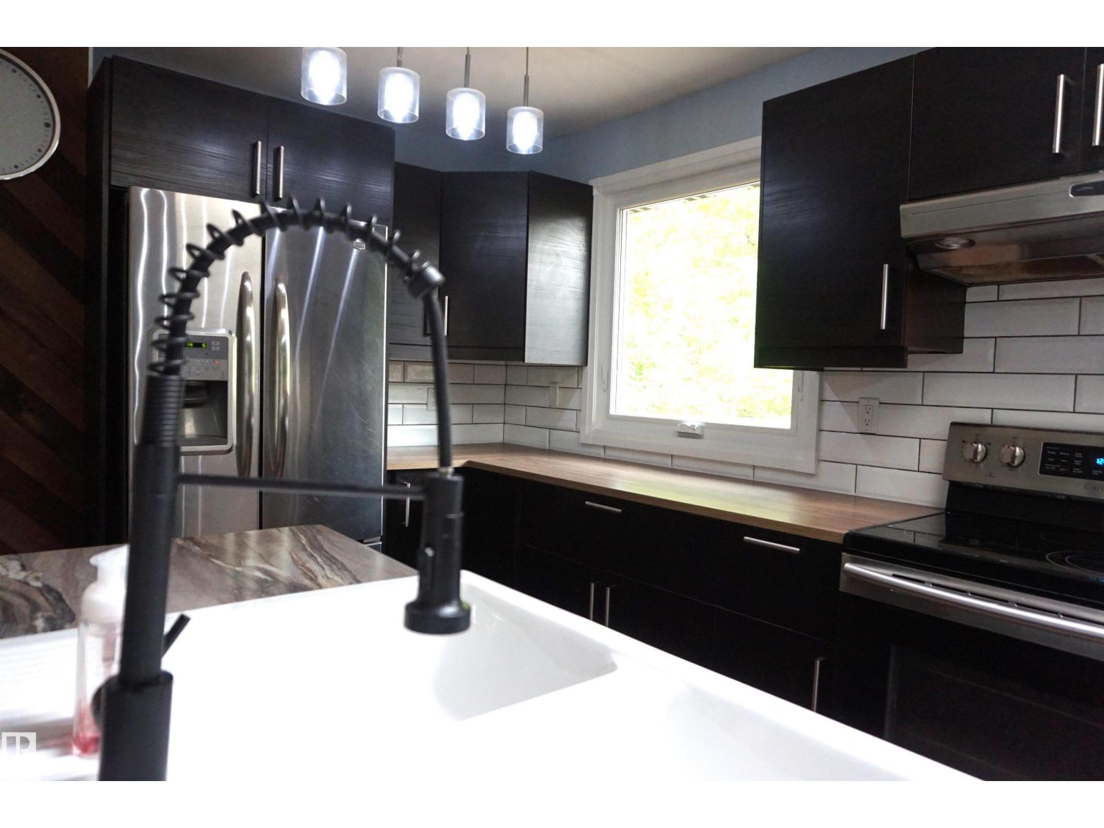 106 GREENGROVE AV - 11