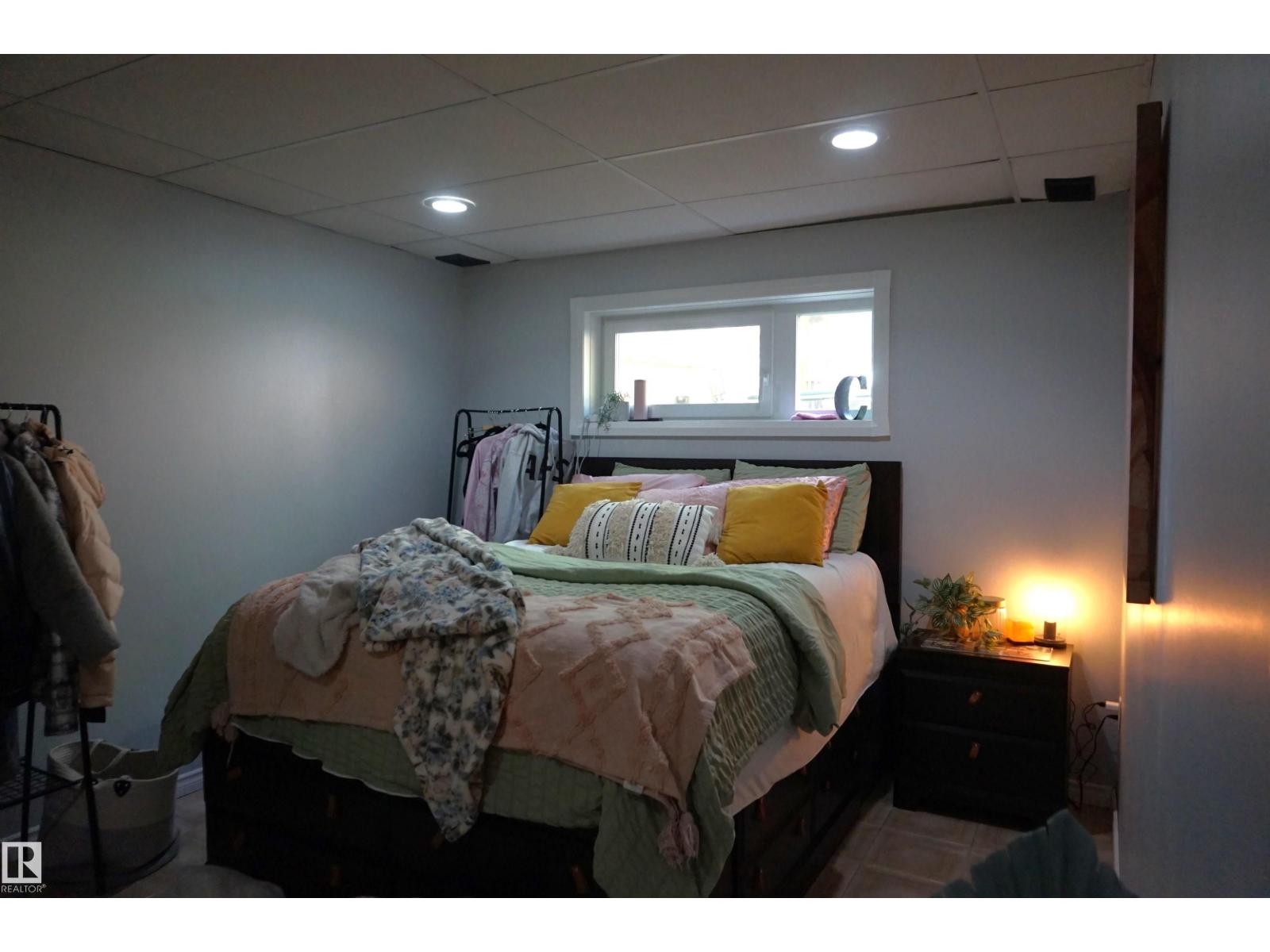106 GREENGROVE AV - 27