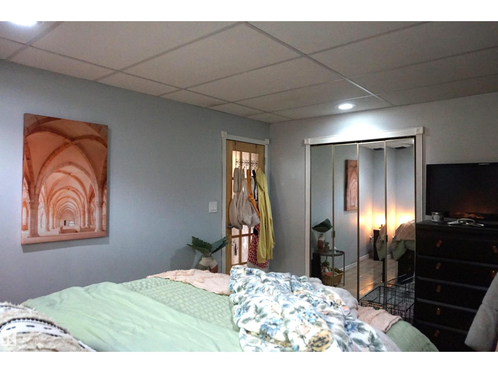 106 GREENGROVE AV - 28