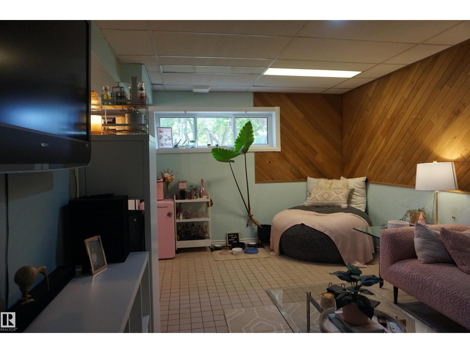 106 GREENGROVE AV - 31