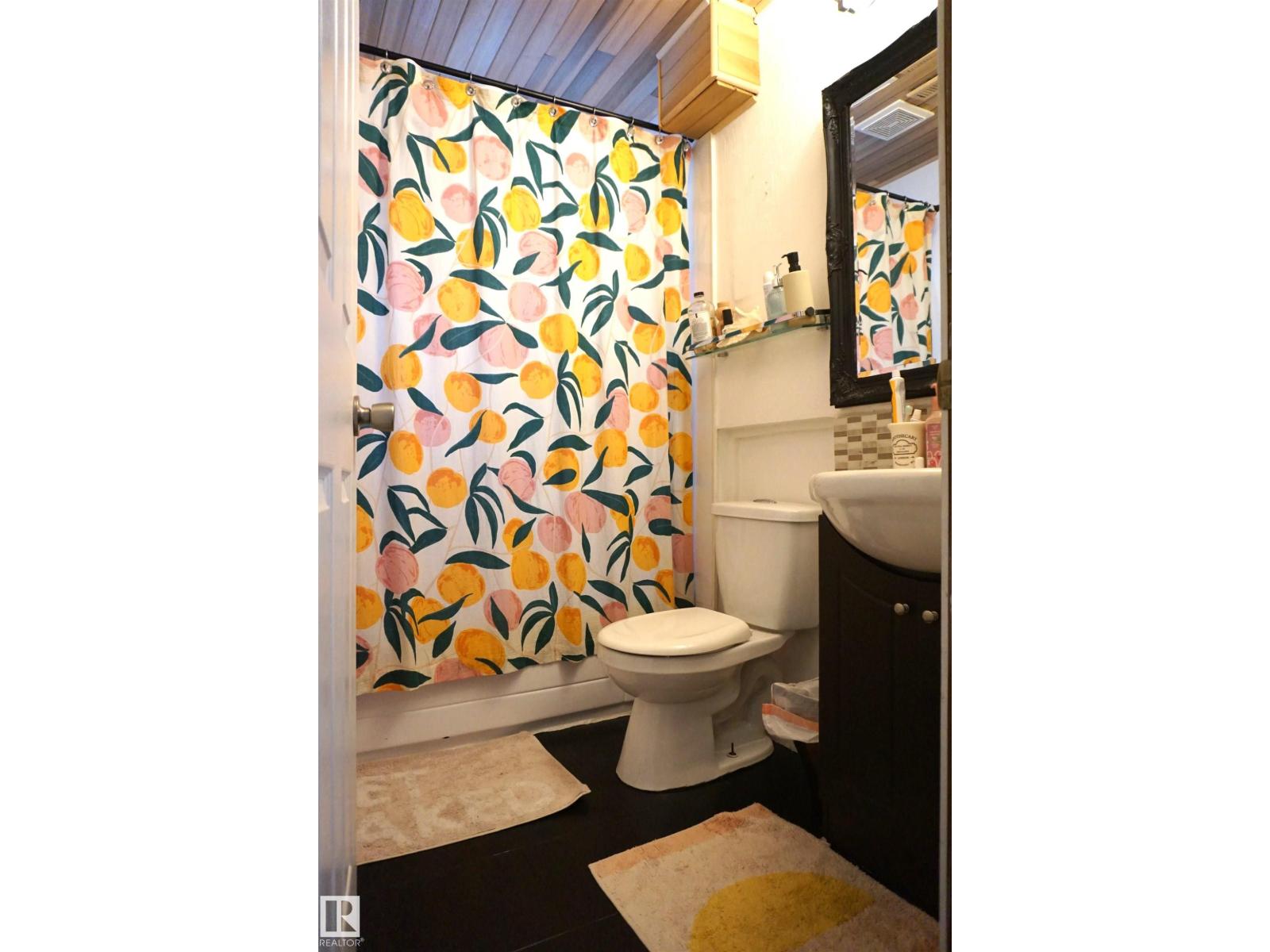 106 GREENGROVE AV - 32