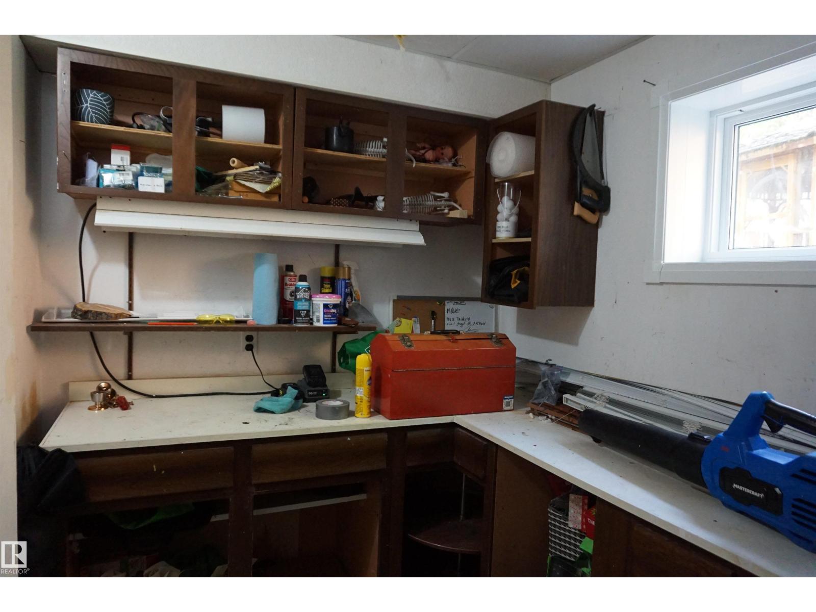 106 GREENGROVE AV - 34