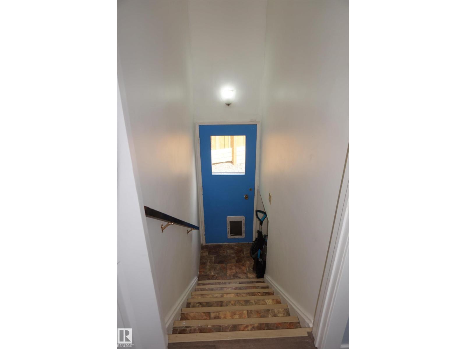 106 GREENGROVE AV - 35