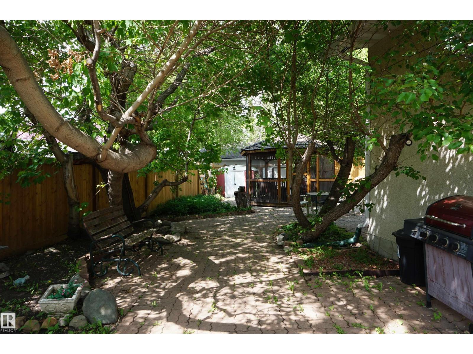 106 GREENGROVE AV - 42