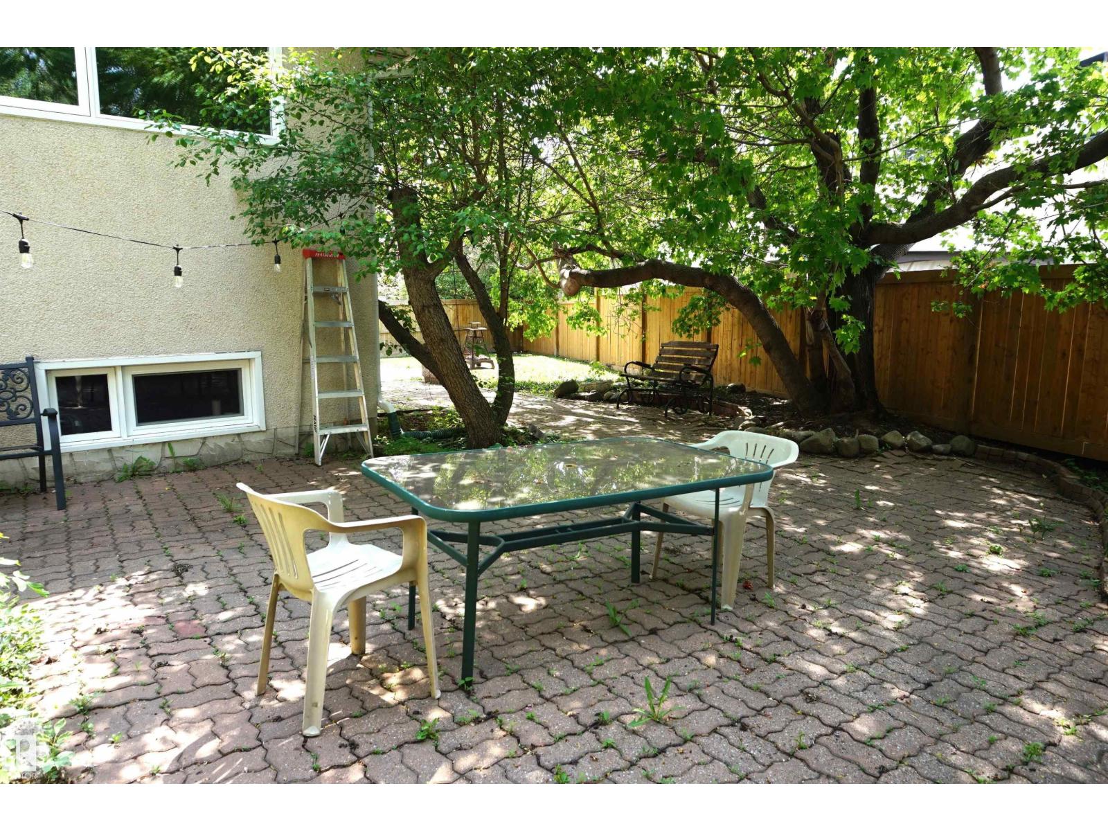 106 GREENGROVE AV - 47
