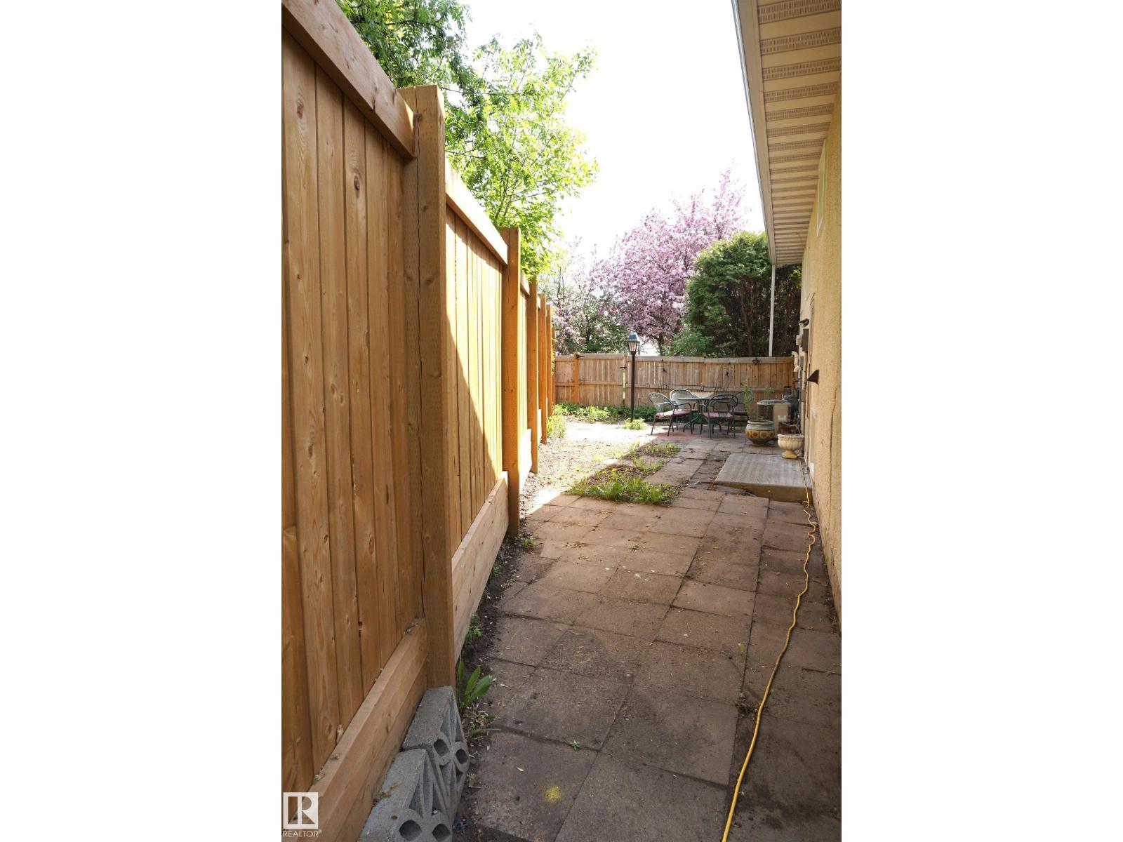 106 GREENGROVE AV - 49