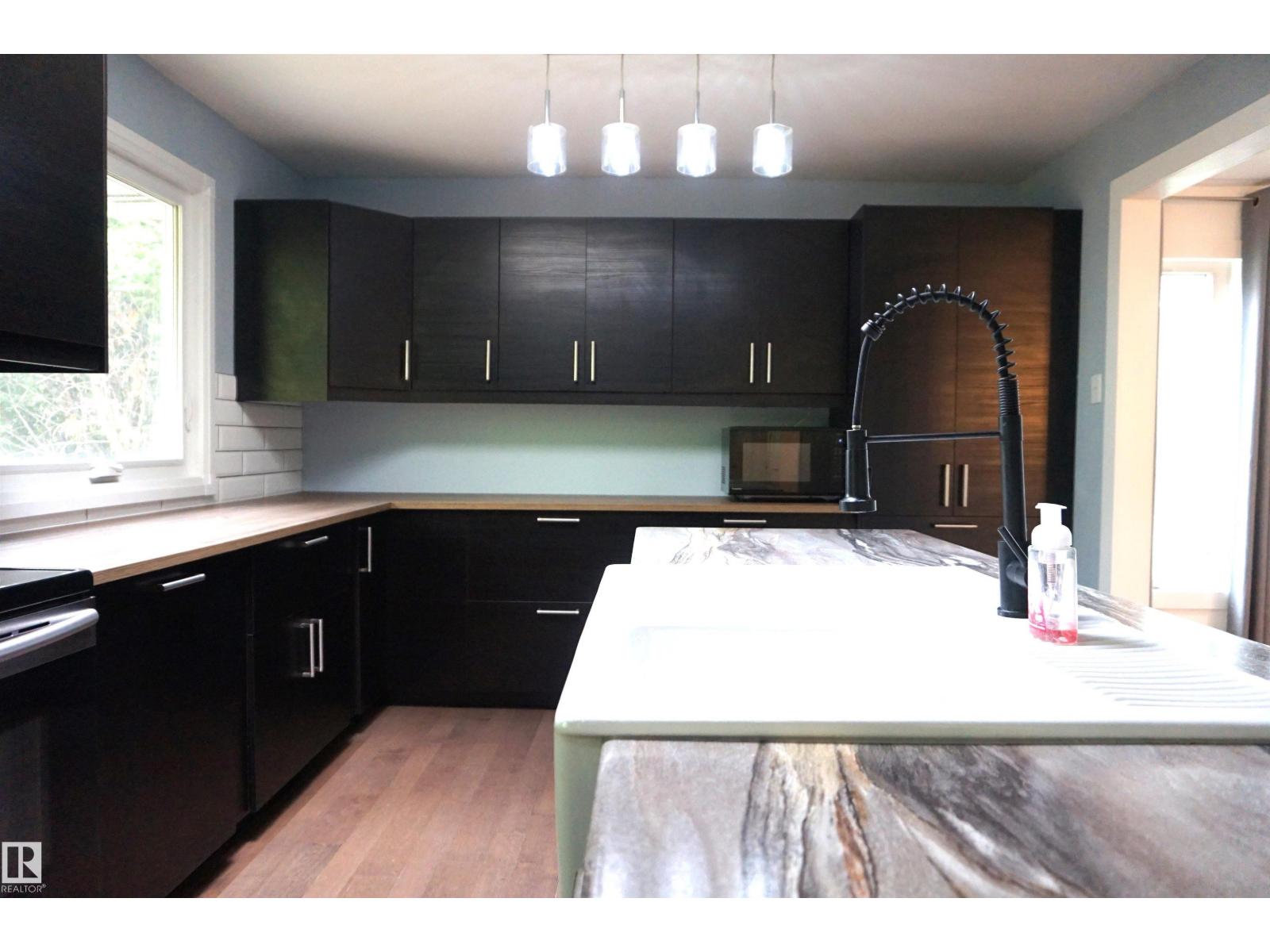 106 GREENGROVE AV - 9