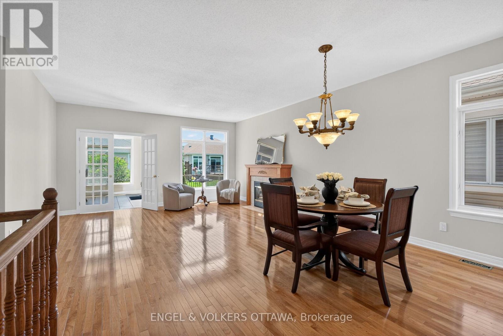 844 SWALLOWTAIL CRESCENT - 11
