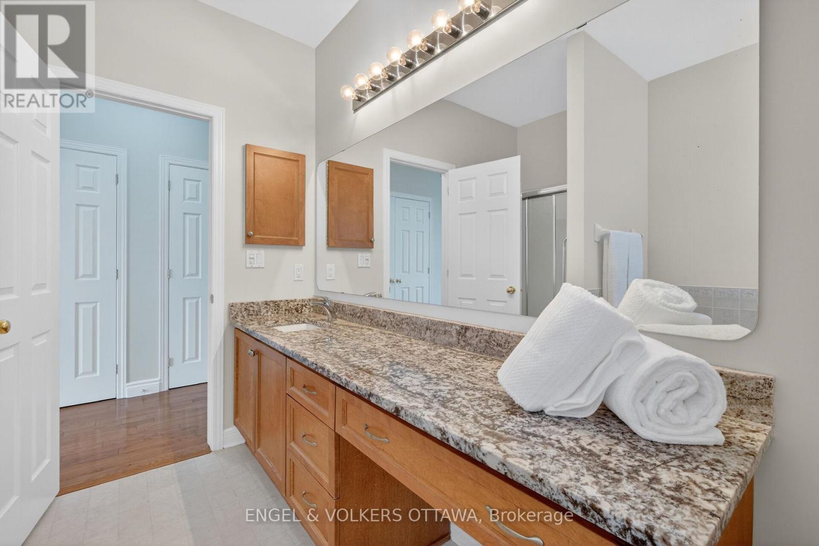 844 SWALLOWTAIL CRESCENT - 18