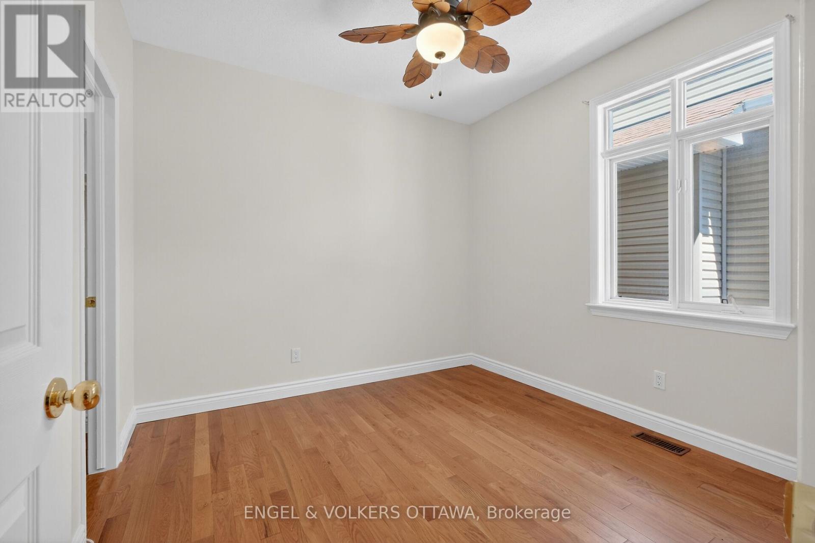 844 SWALLOWTAIL CRESCENT - 20