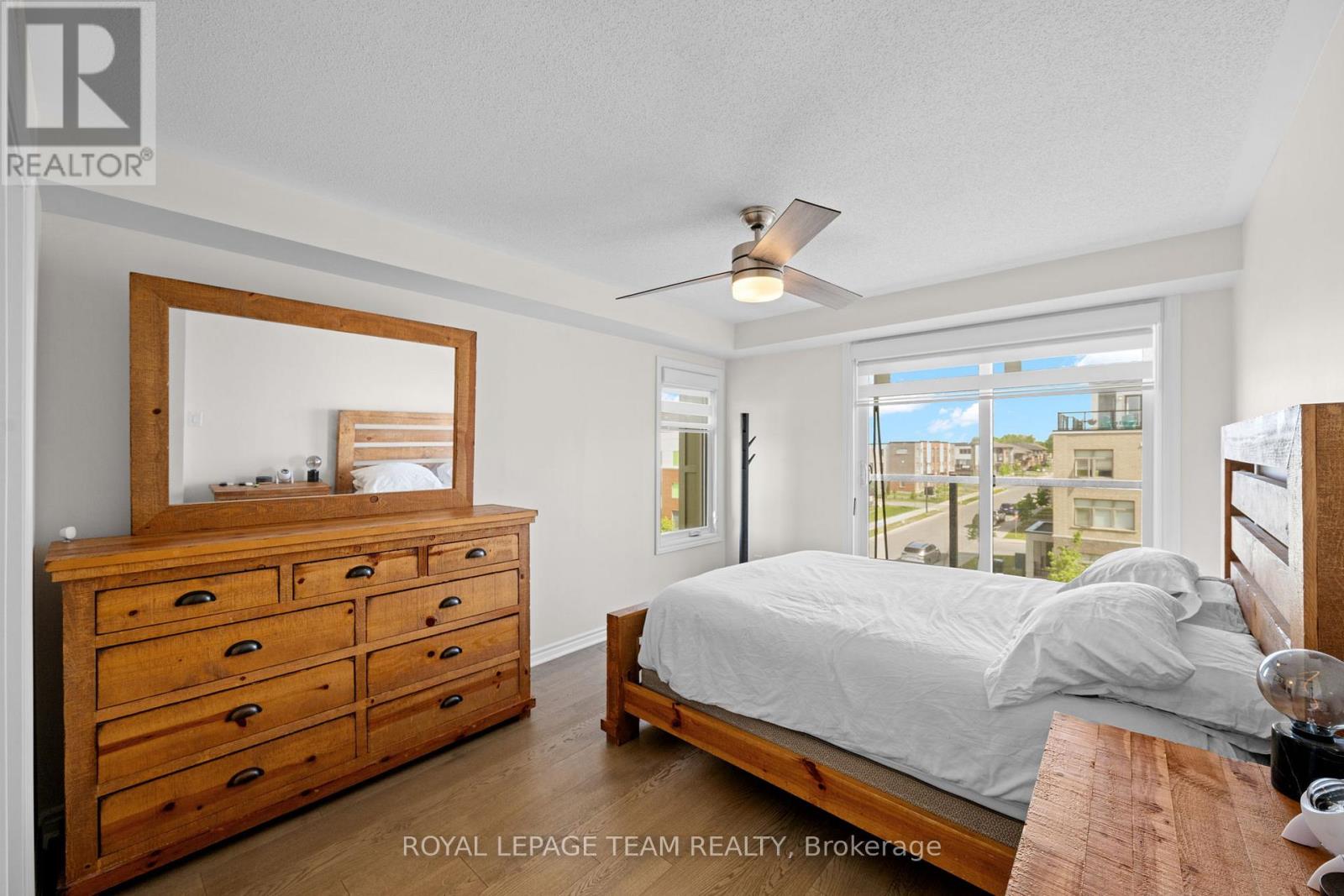 762 MIKINAK ROAD - 15