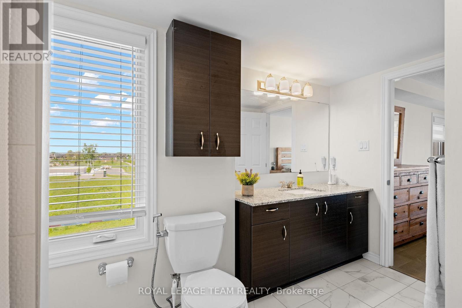 762 MIKINAK ROAD - 19