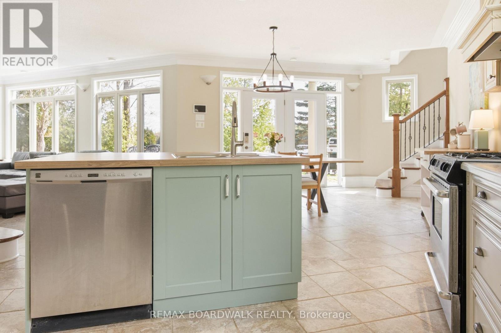 101 ARTHUR ROAD - 12