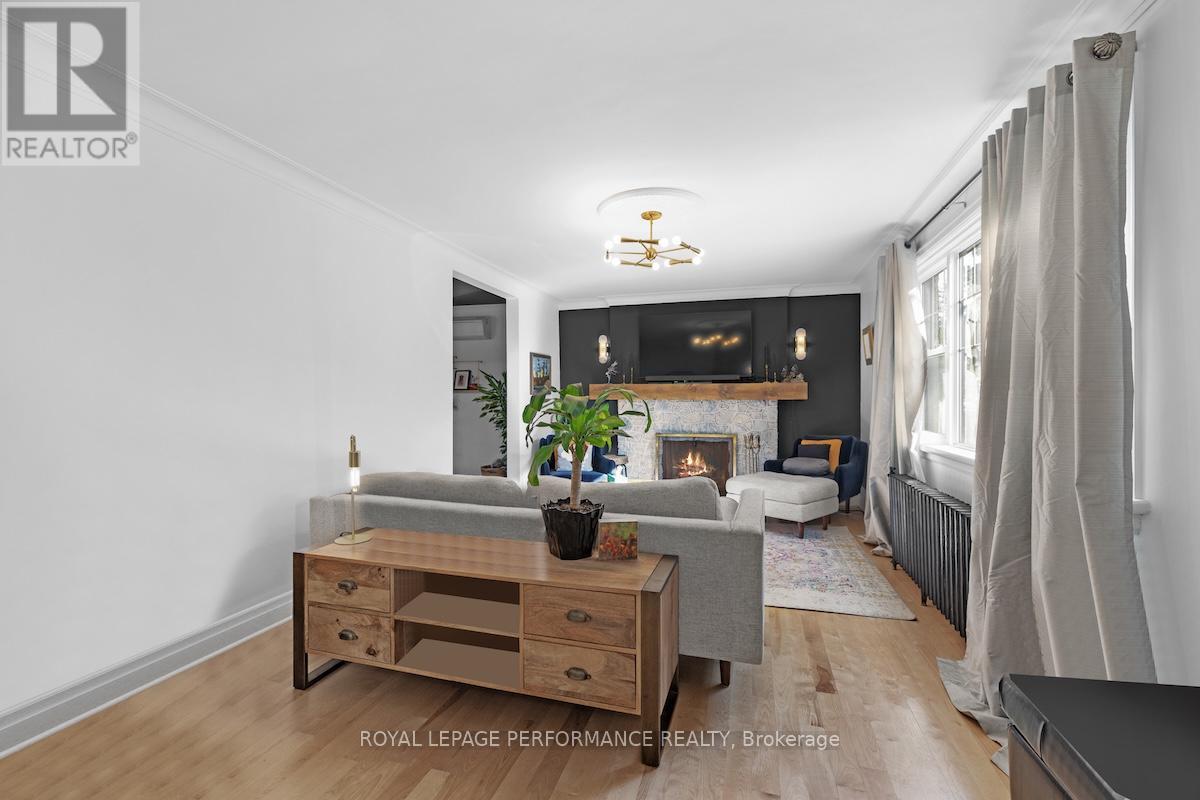 Photo prior to tenant occupancy *digitally staged*