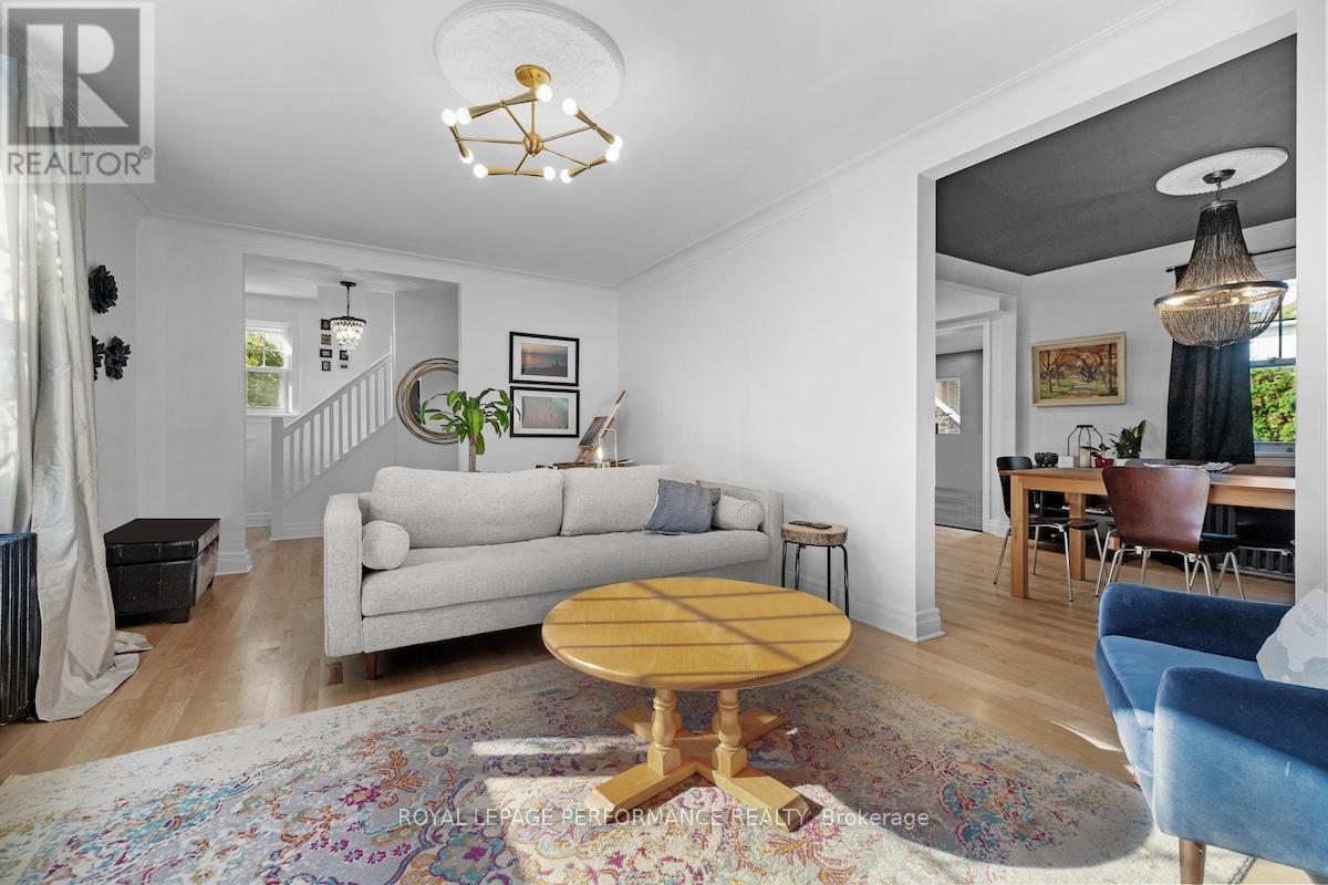 81 IVY CRESCENT - 8