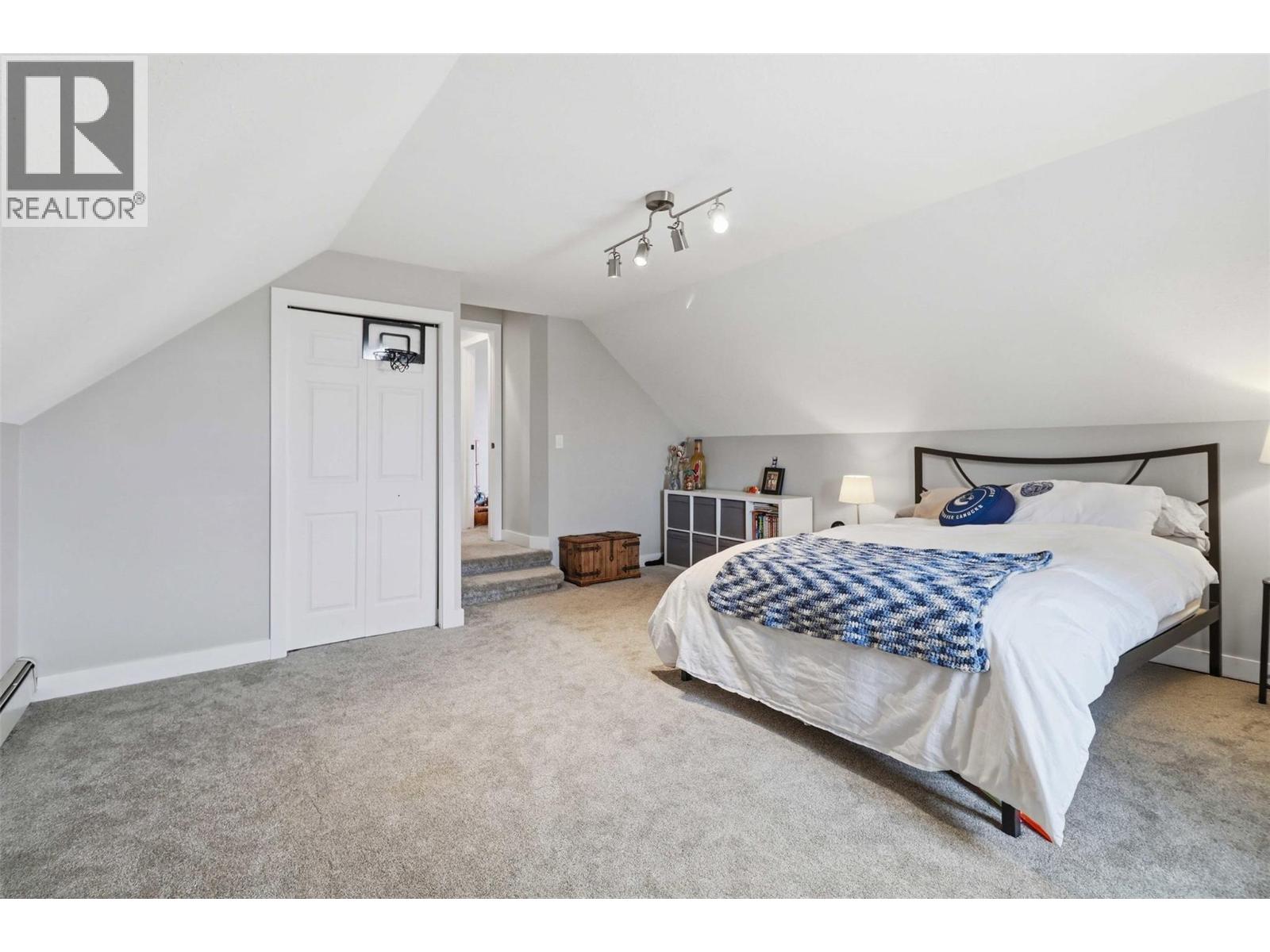 1948 SHEFFIELD Way - 37
