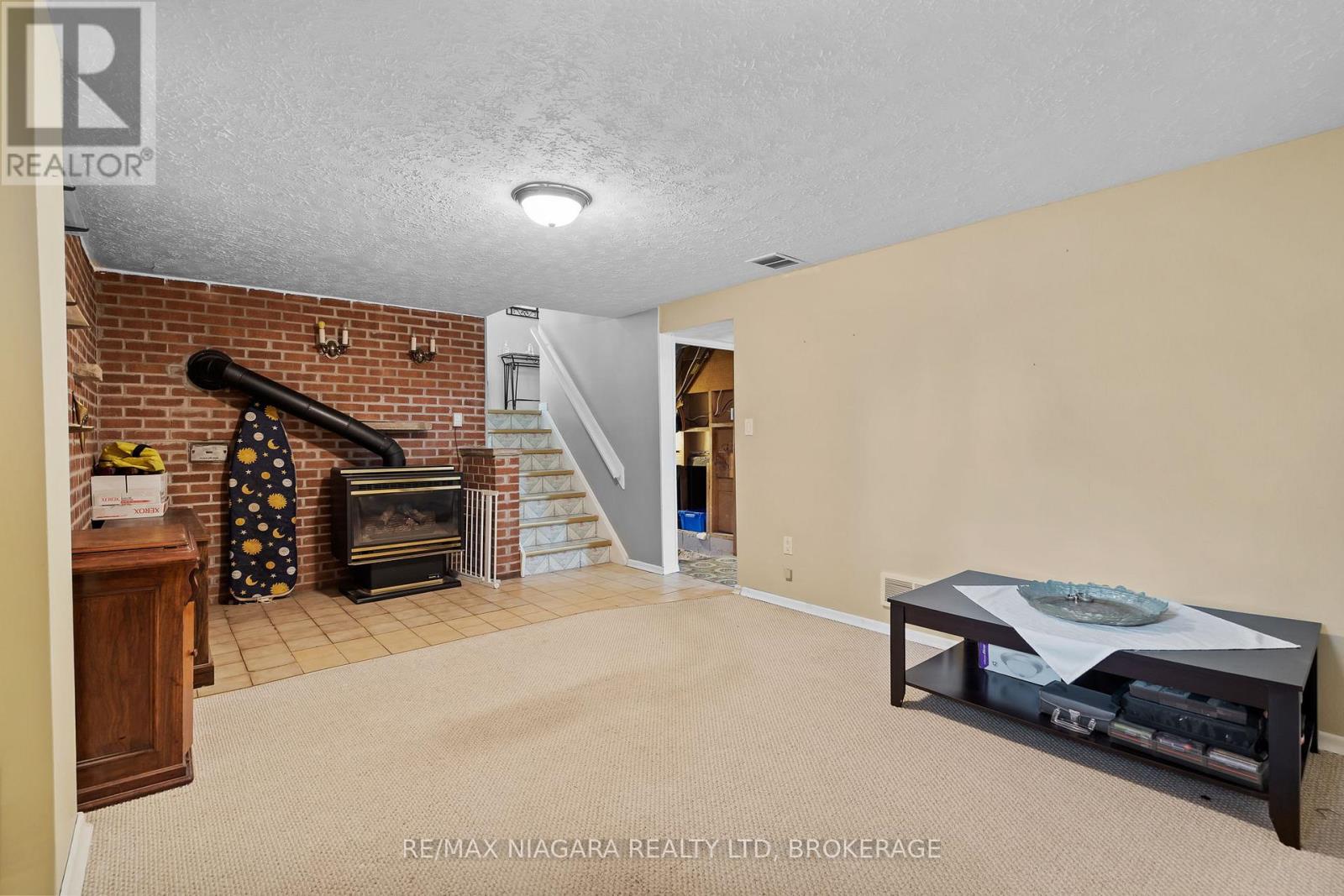 6650 HAWKINS STREET - 23