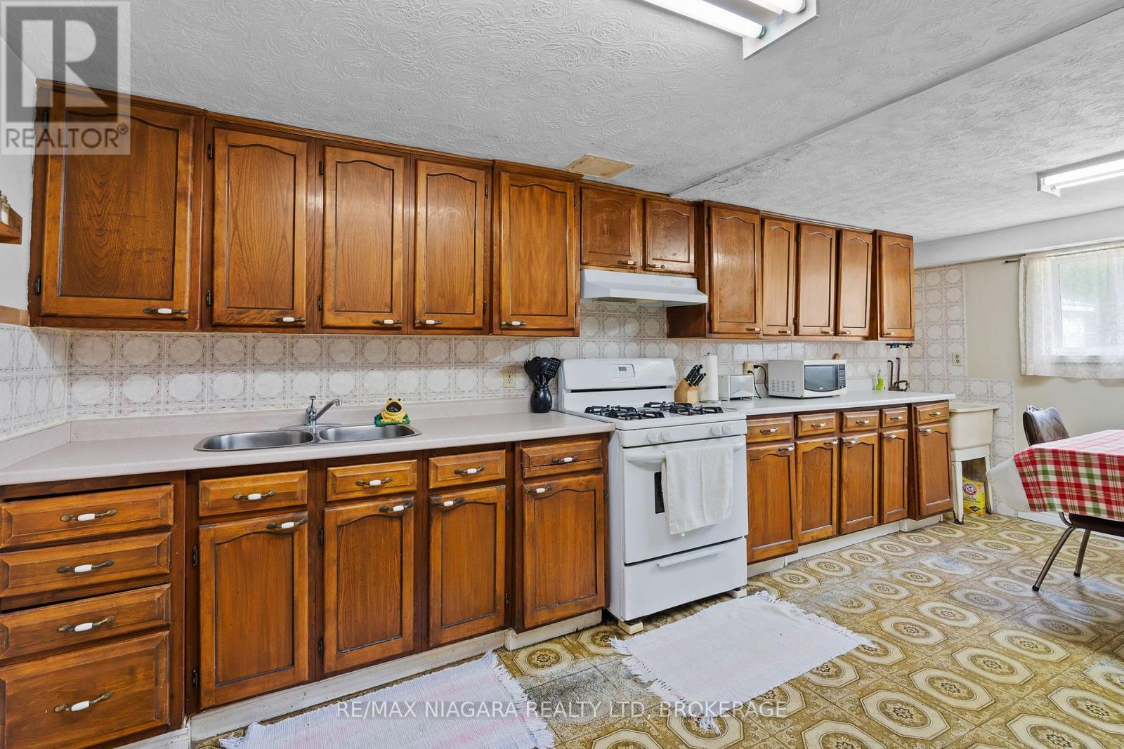 6650 HAWKINS STREET - 26