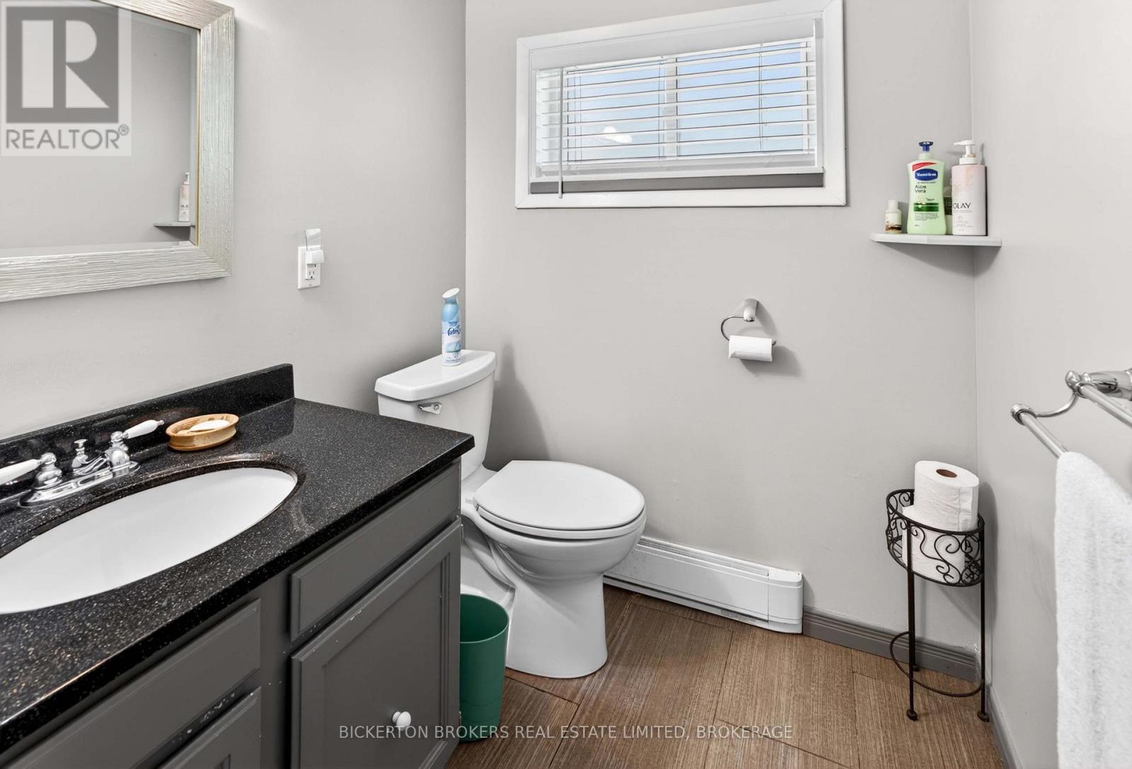 525 PINE STREET E - 10