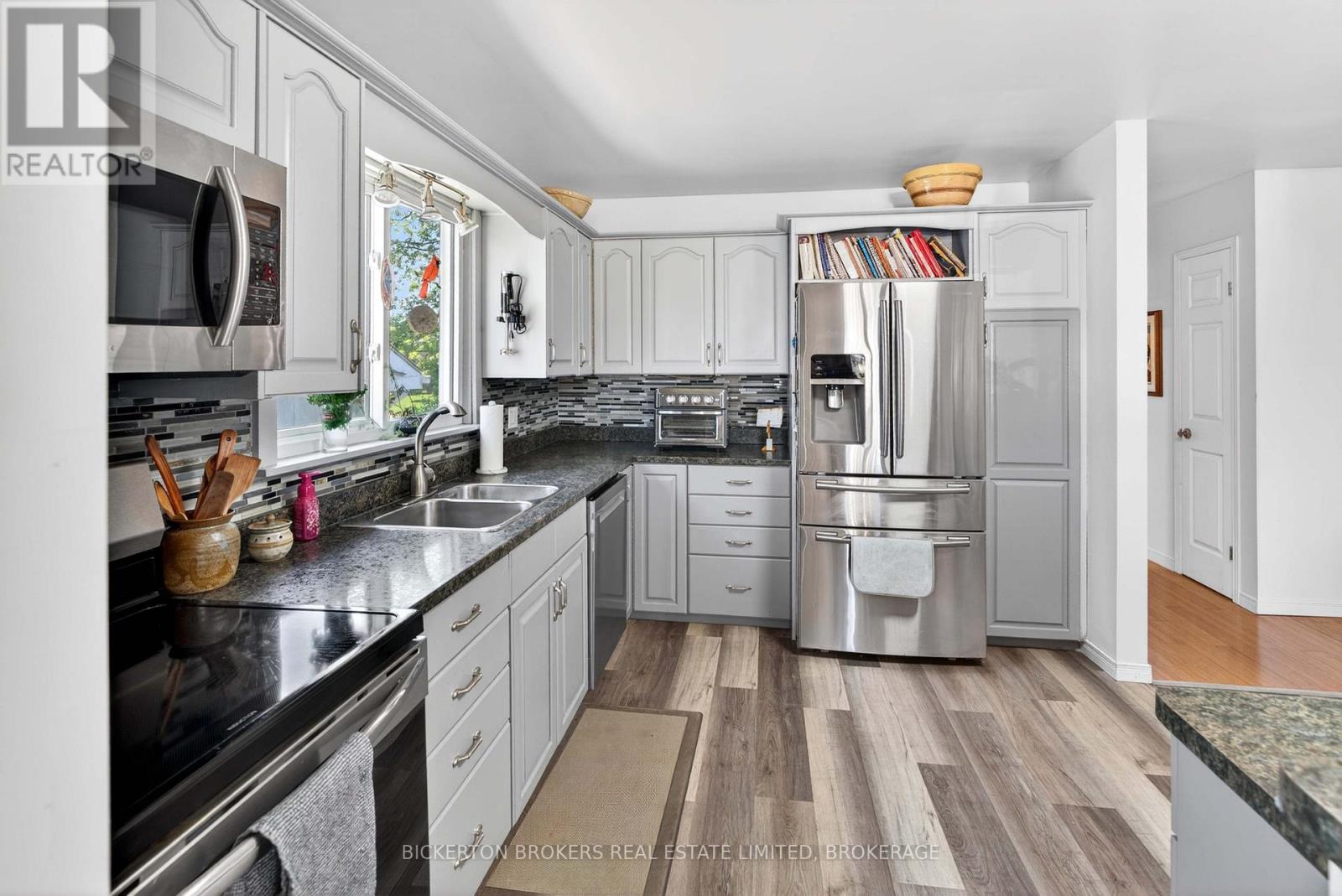 525 PINE STREET E - 18