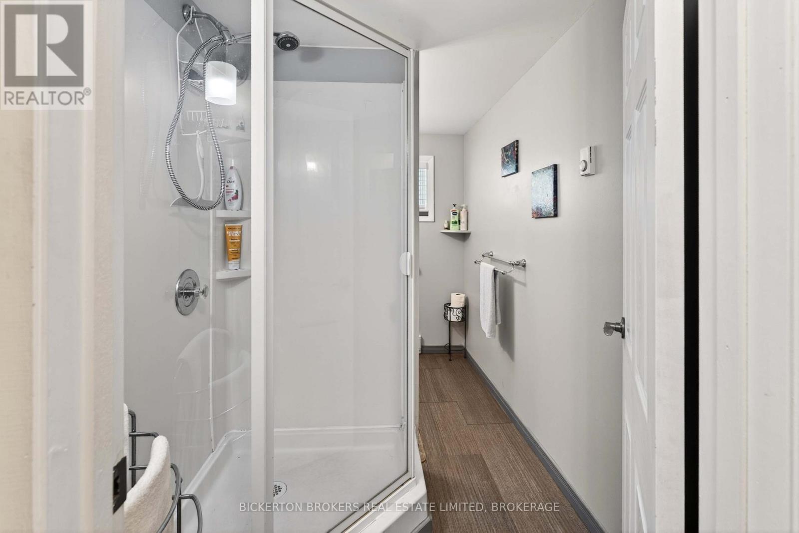525 PINE STREET E - 9