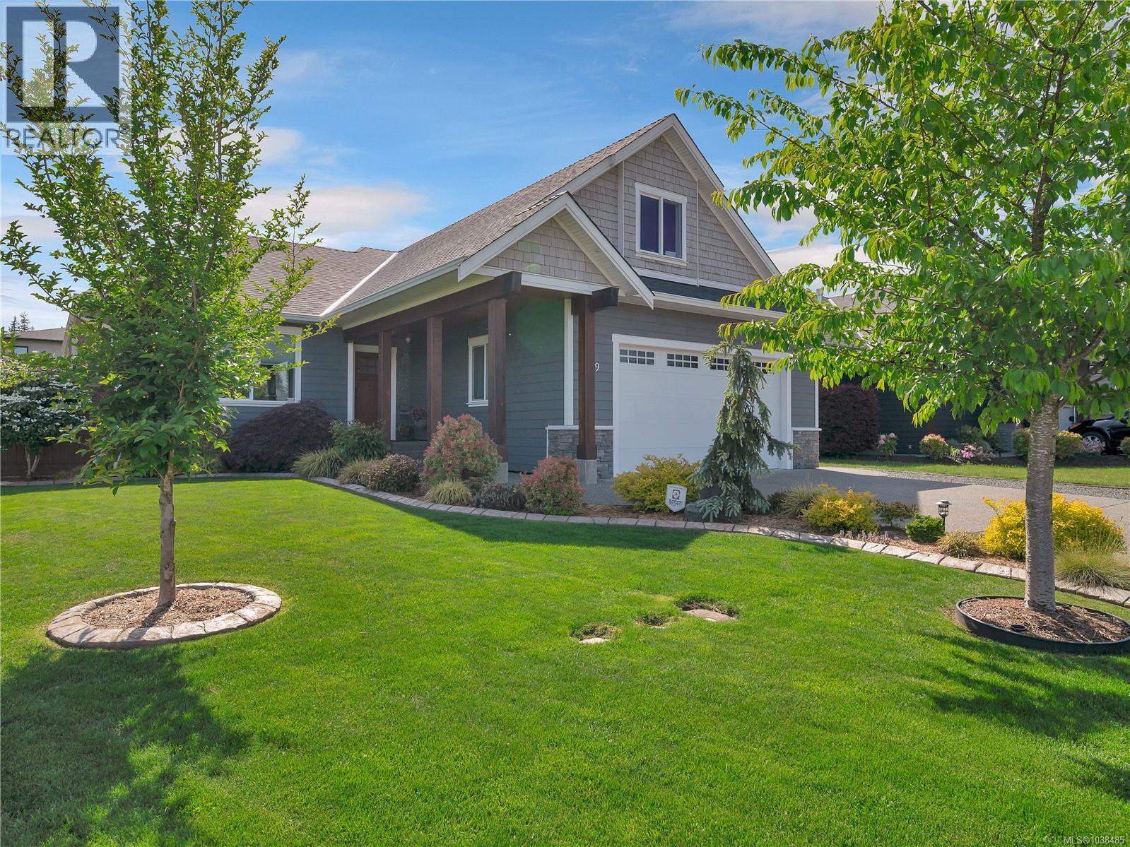719 Sitka St - 1