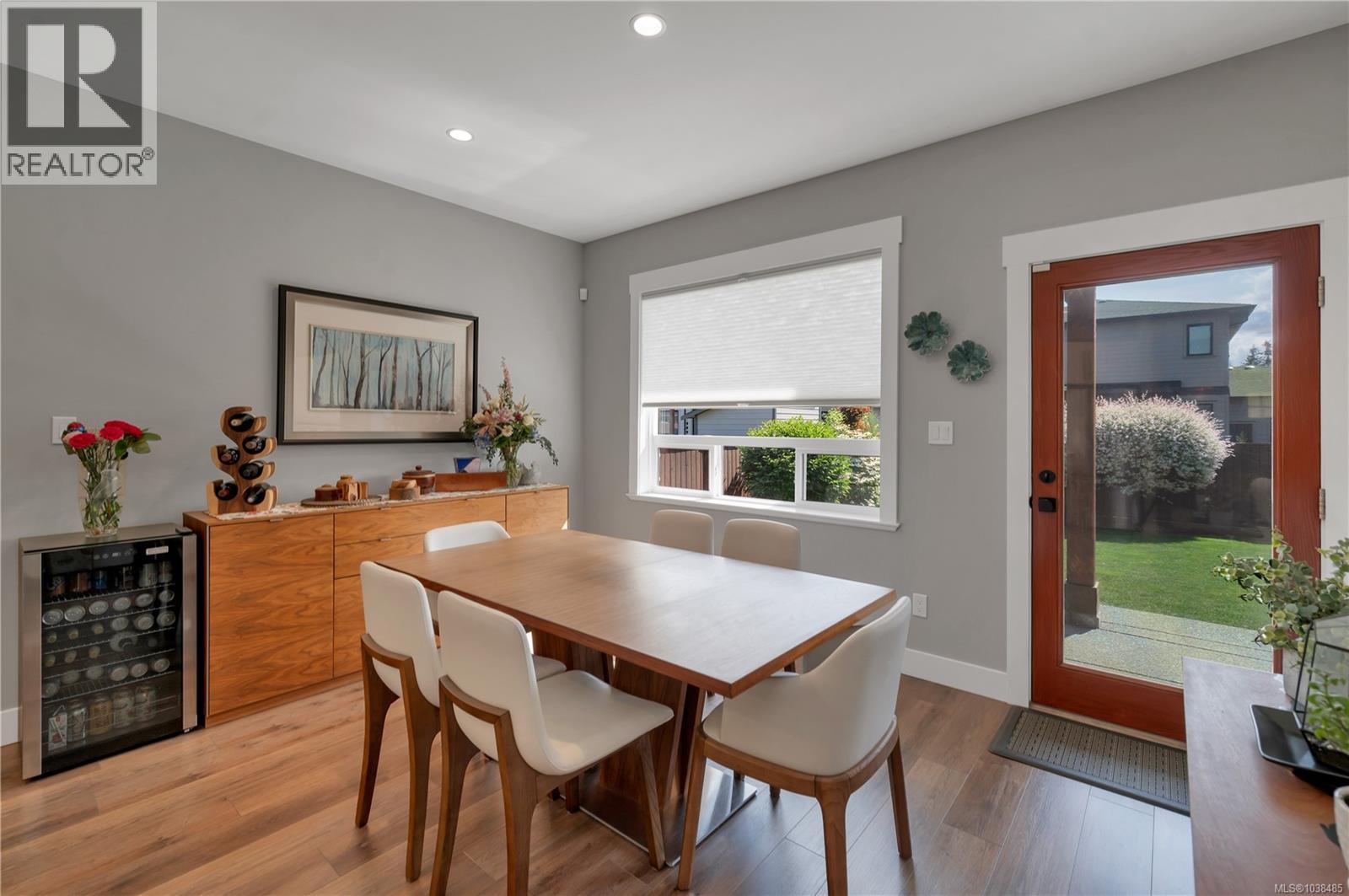 719 Sitka St - 10