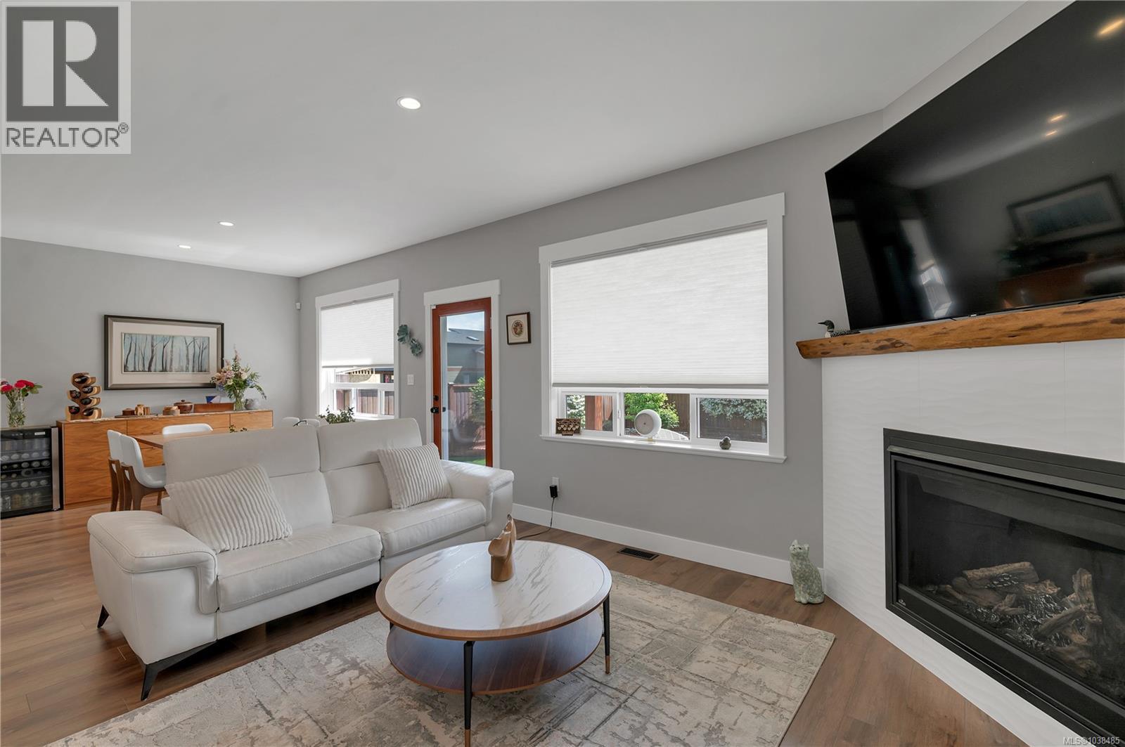 719 Sitka St - 13